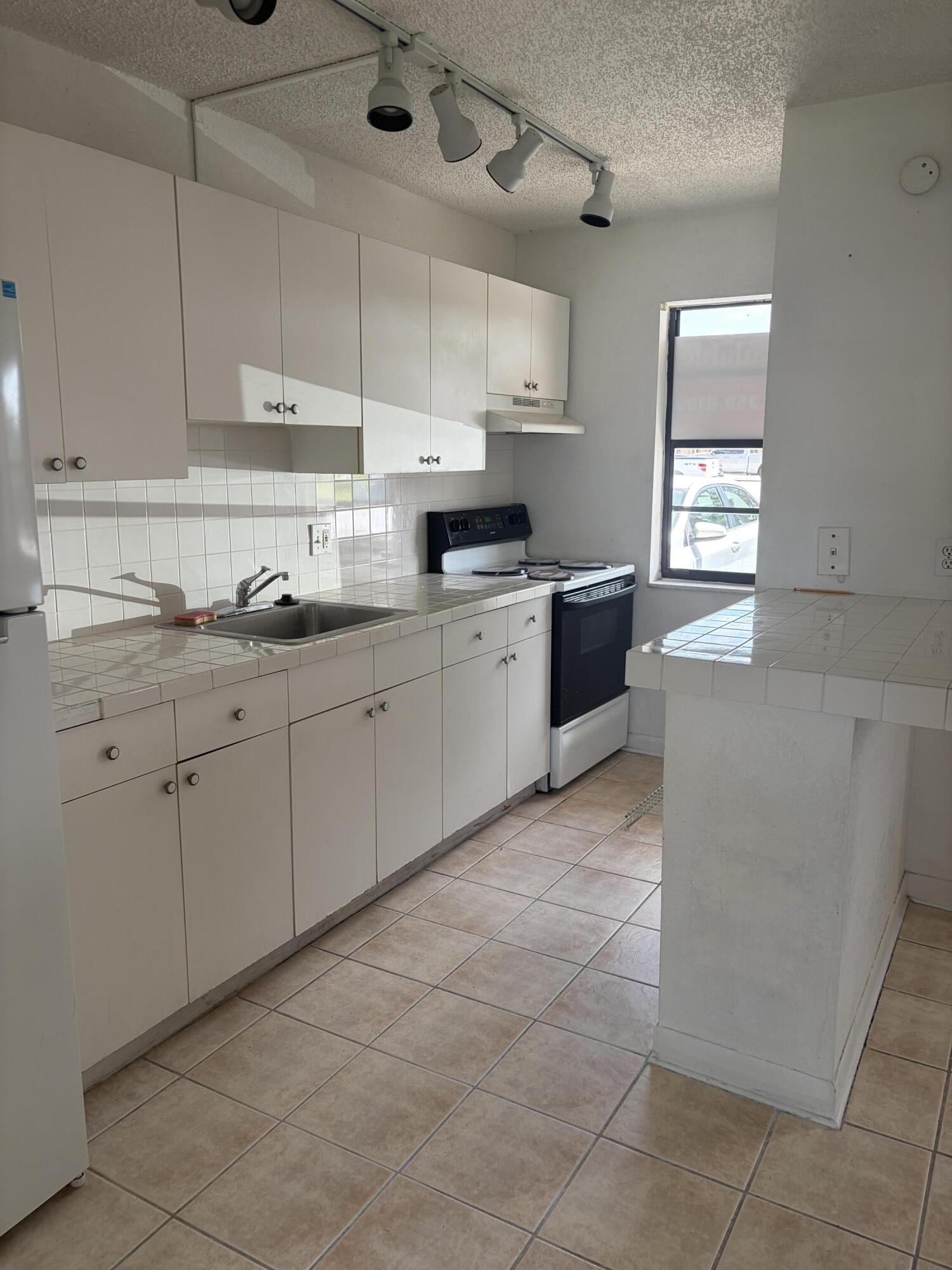SIERRA CONDO APARTMENTS - Residential