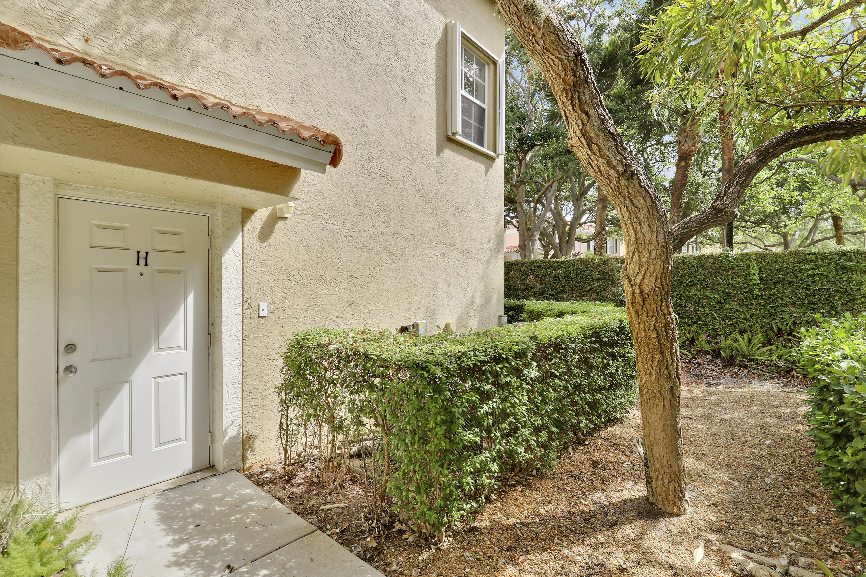 TEQUESTA TRACE CONDO - Residential Lease