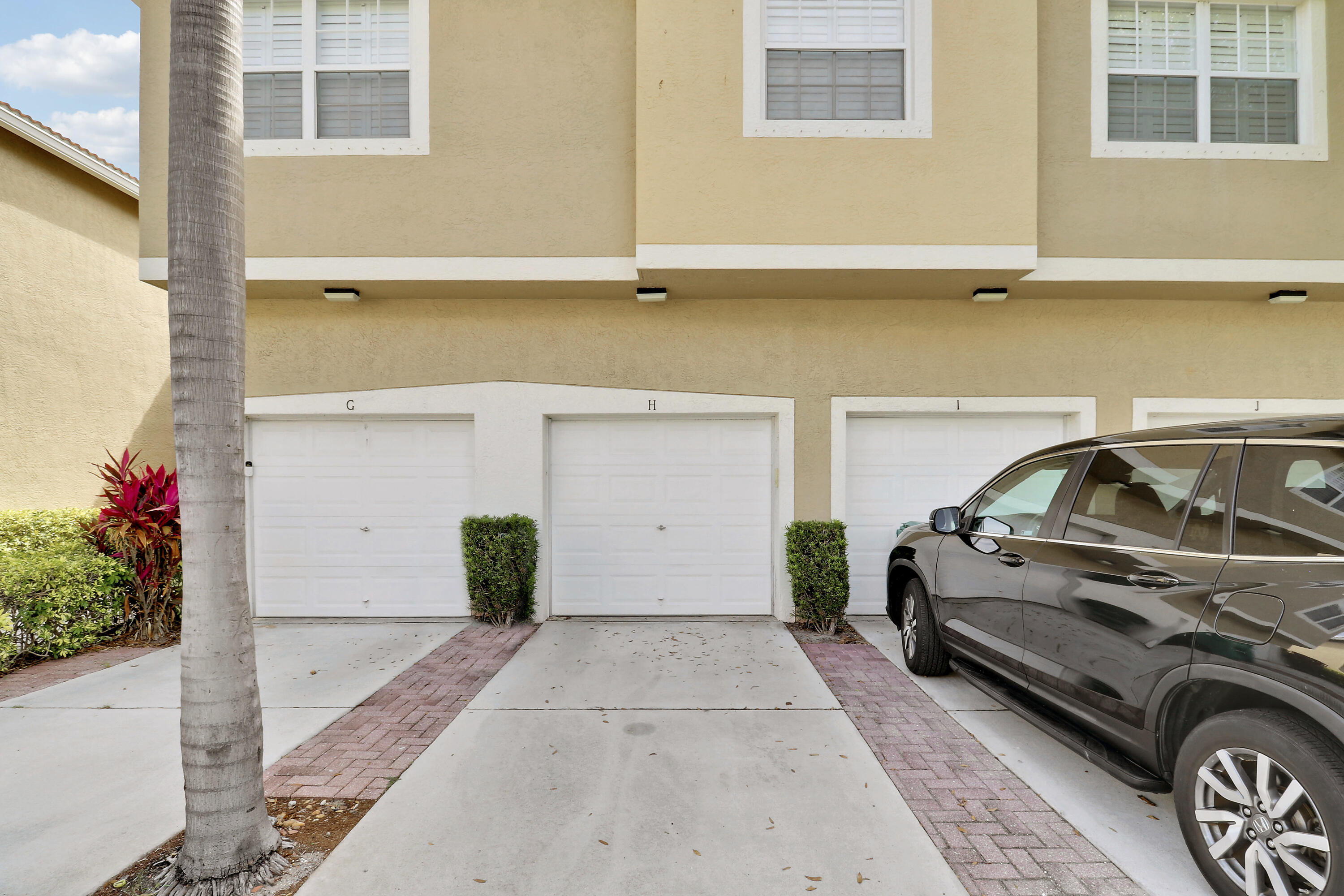 TEQUESTA TRACE CONDO - Residential Lease