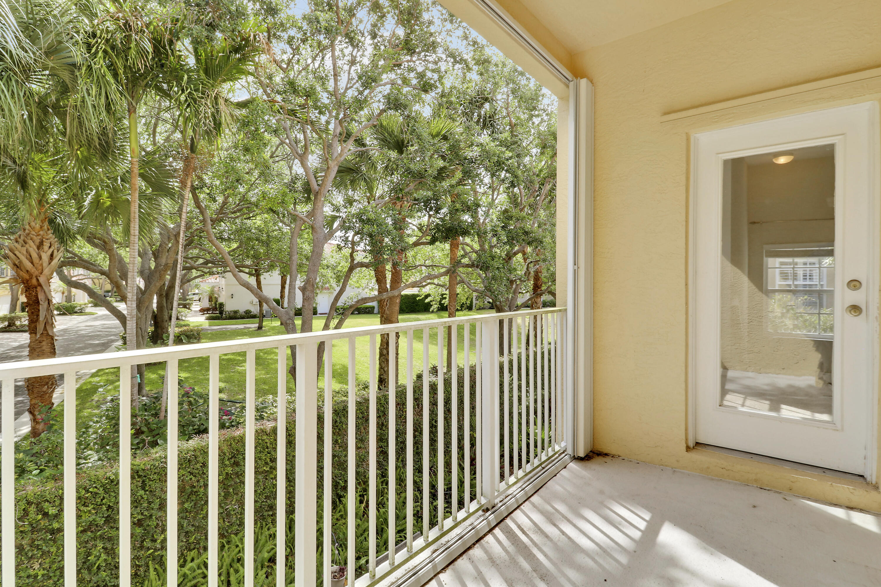 TEQUESTA TRACE CONDO - Residential Lease