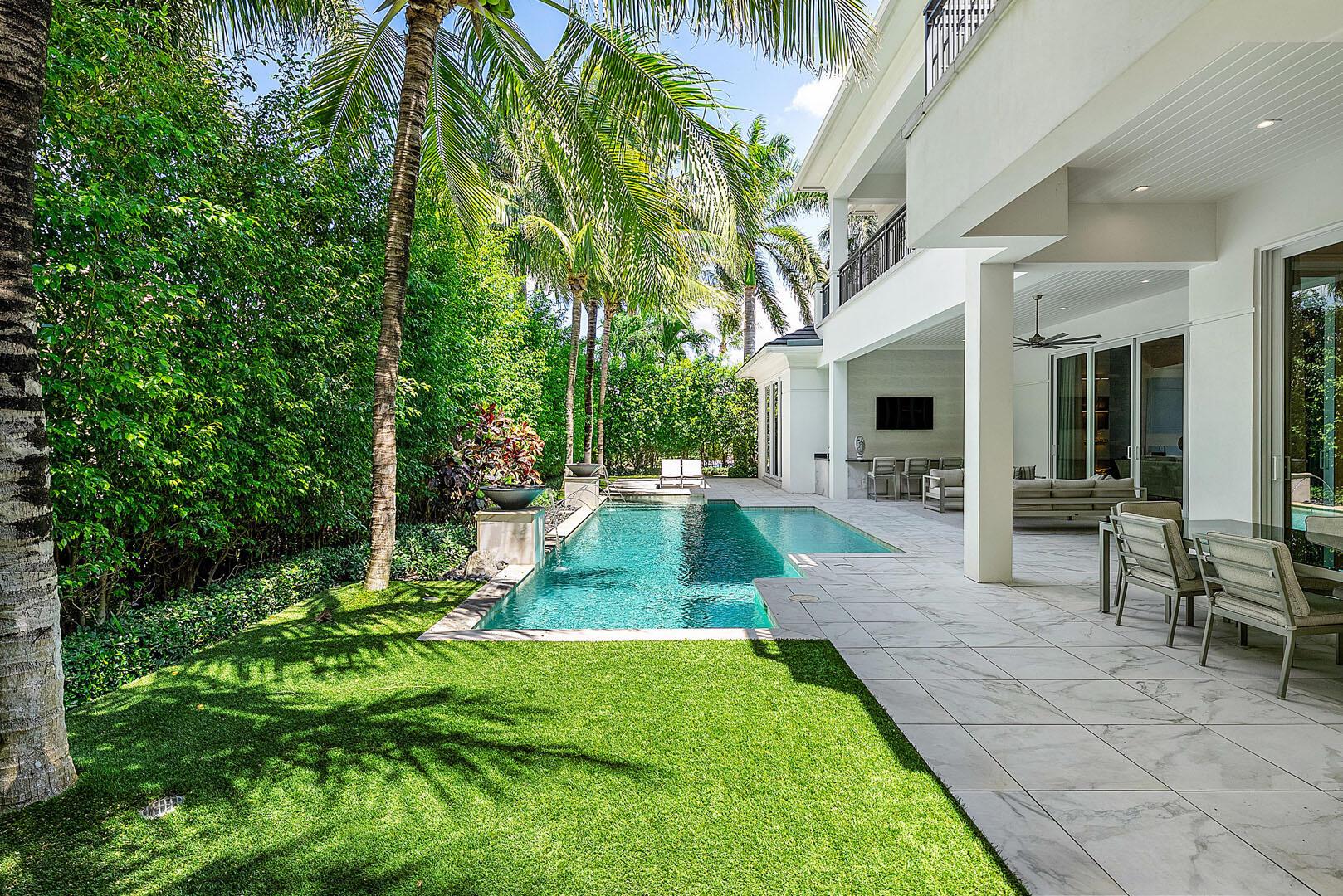 ROYAL PALM YACHT & COUNTRY CLUB - Residential