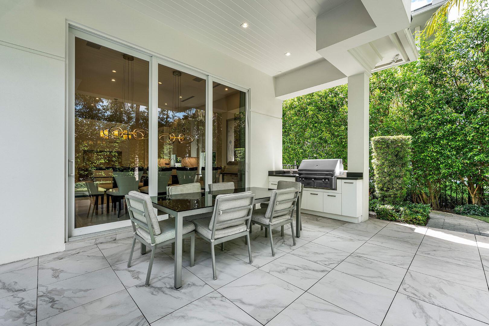 ROYAL PALM YACHT & COUNTRY CLUB - Residential