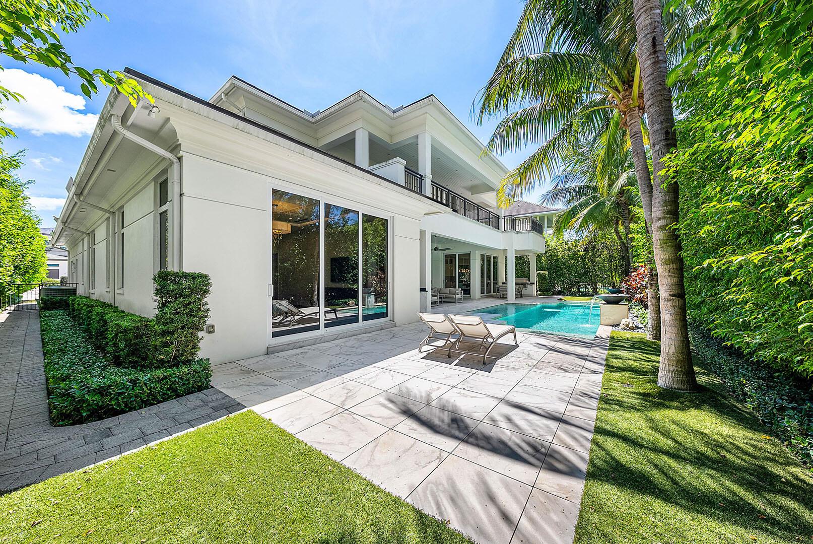 ROYAL PALM YACHT & COUNTRY CLUB - Residential