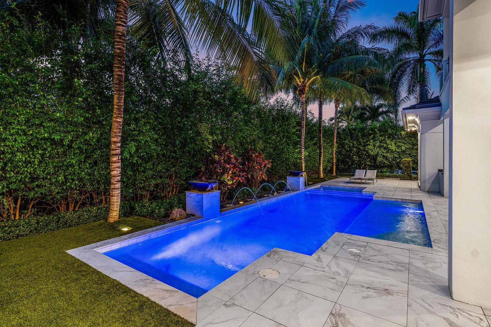 ROYAL PALM YACHT & COUNTRY CLUB - Residential