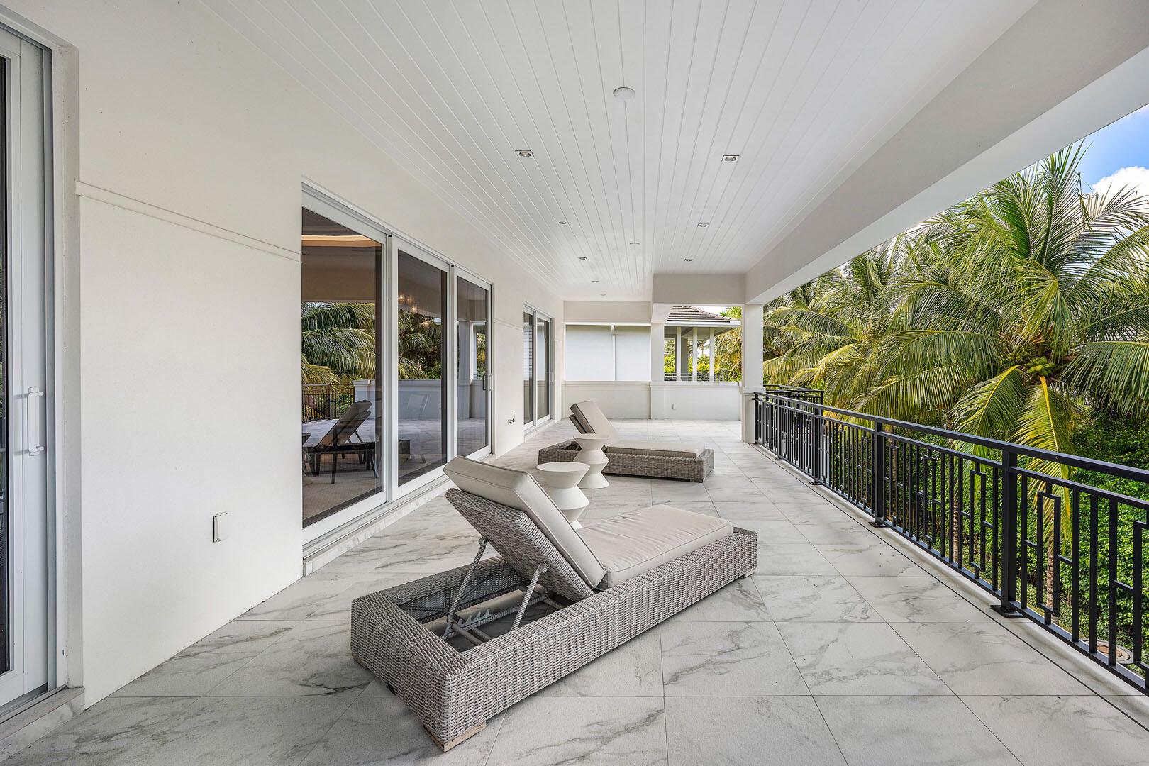 ROYAL PALM YACHT & COUNTRY CLUB - Residential