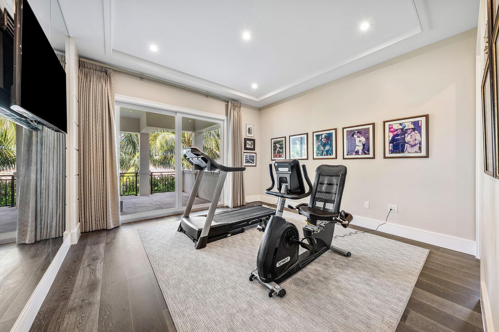 ROYAL PALM YACHT & COUNTRY CLUB - Residential