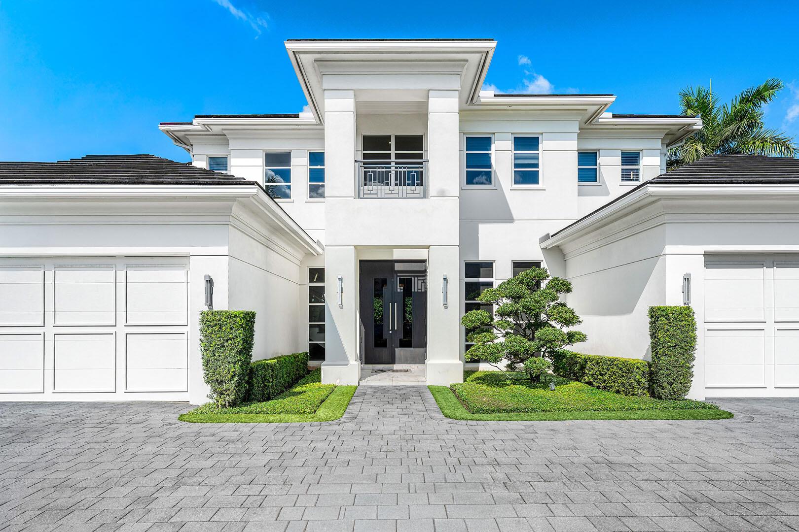 ROYAL PALM YACHT & COUNTRY CLUB - Residential