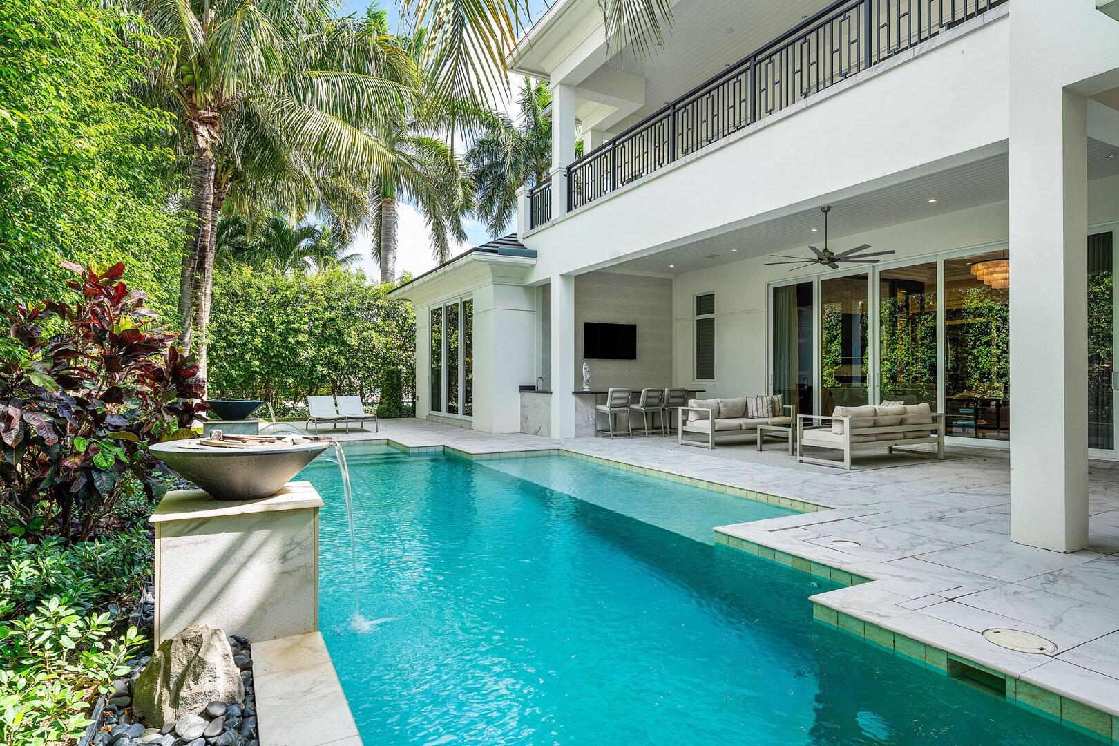 ROYAL PALM YACHT & COUNTRY CLUB - Residential