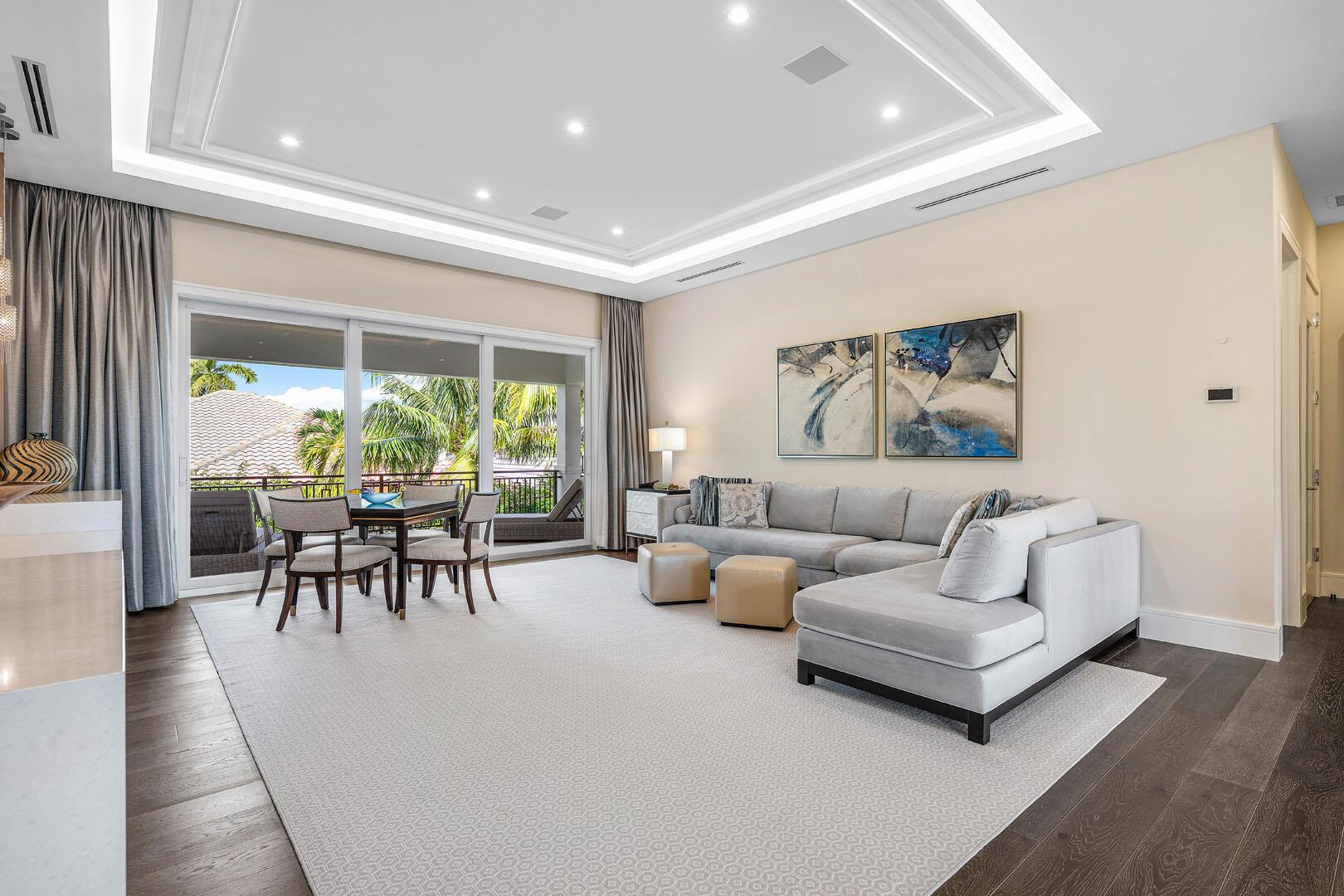 ROYAL PALM YACHT & COUNTRY CLUB - Residential