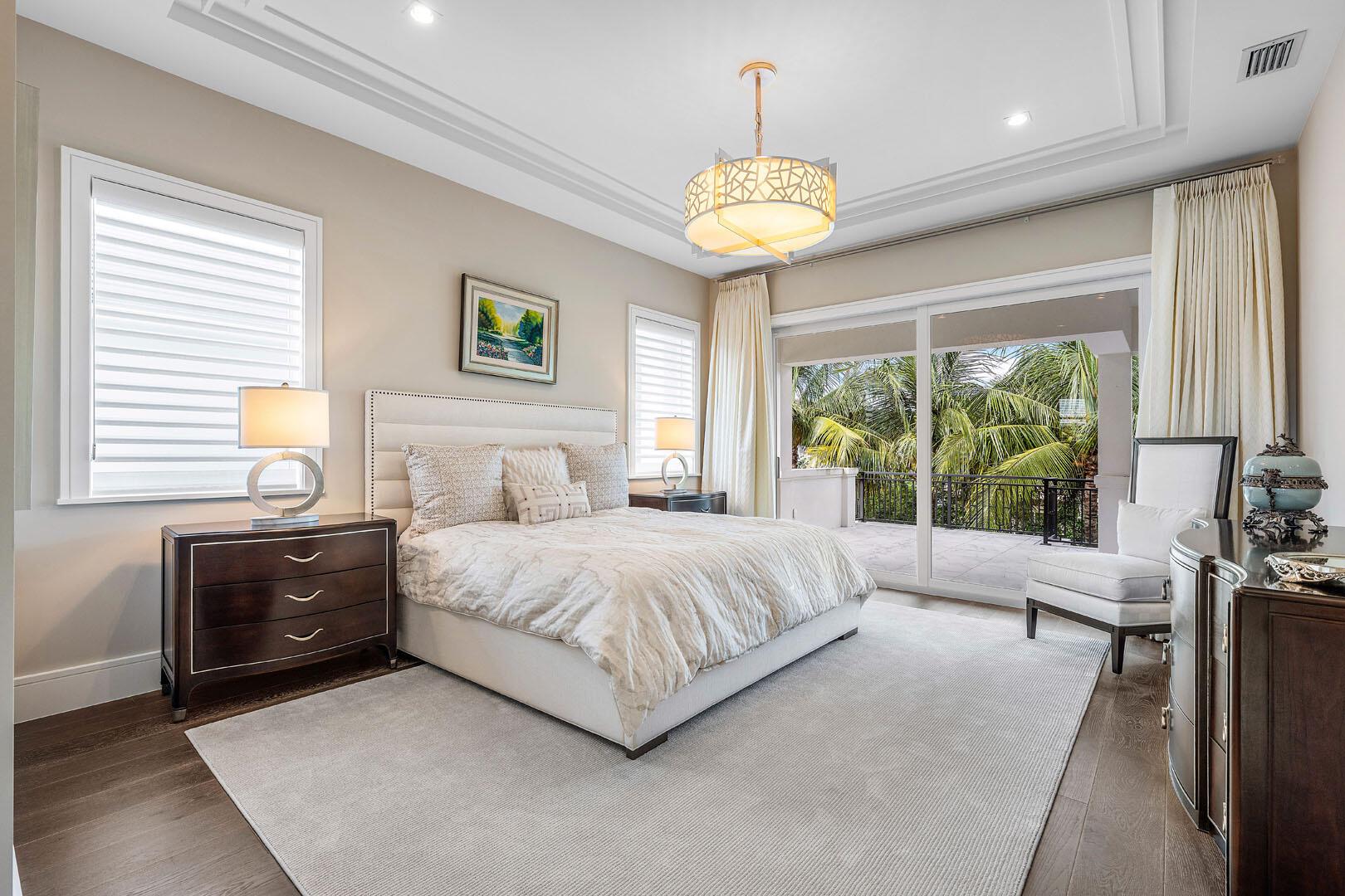 ROYAL PALM YACHT & COUNTRY CLUB - Residential