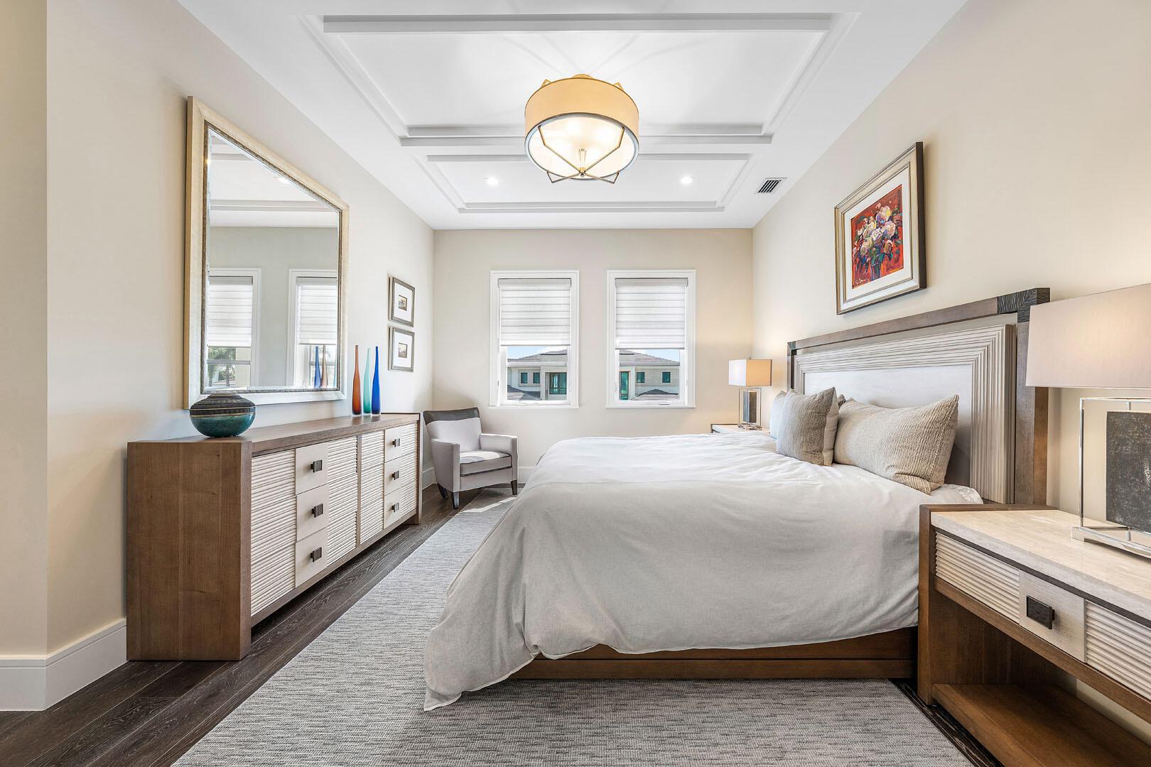 ROYAL PALM YACHT & COUNTRY CLUB - Residential