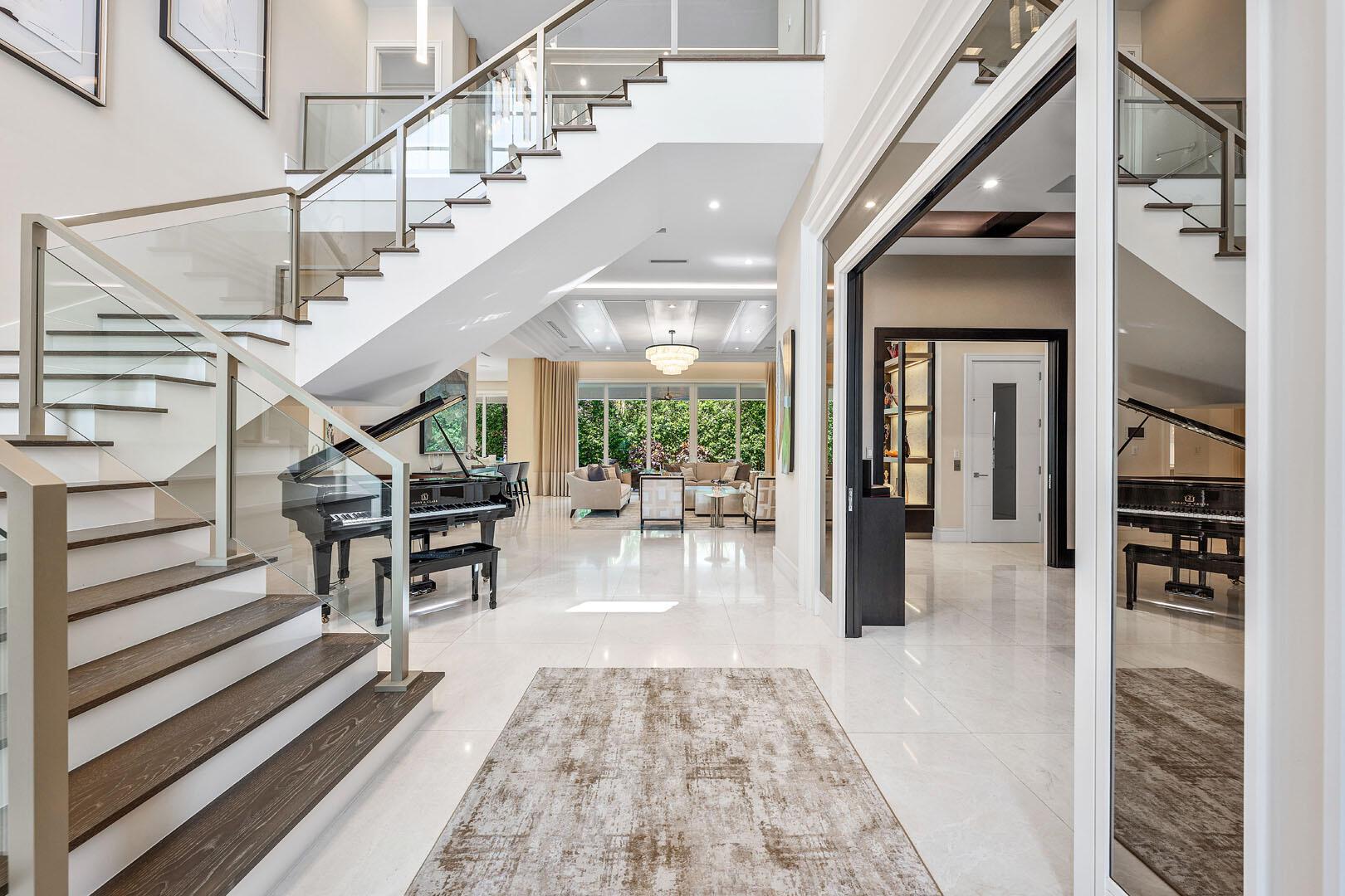 ROYAL PALM YACHT & COUNTRY CLUB - Residential