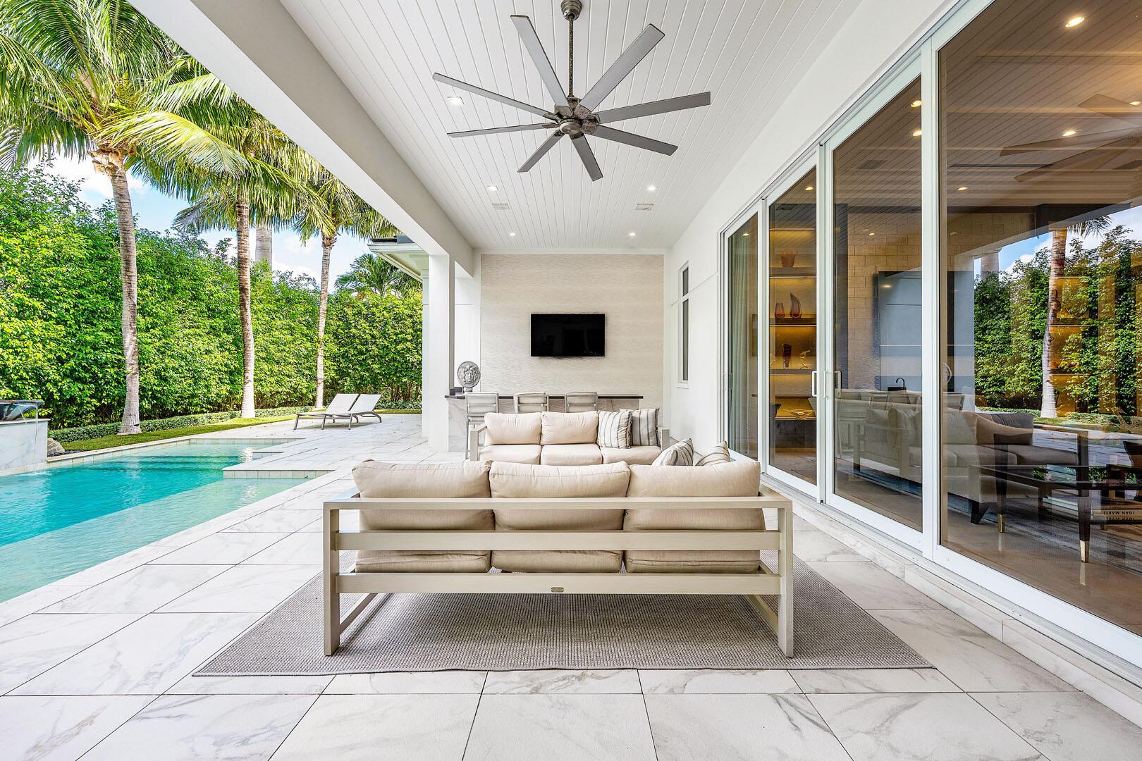ROYAL PALM YACHT & COUNTRY CLUB - Residential