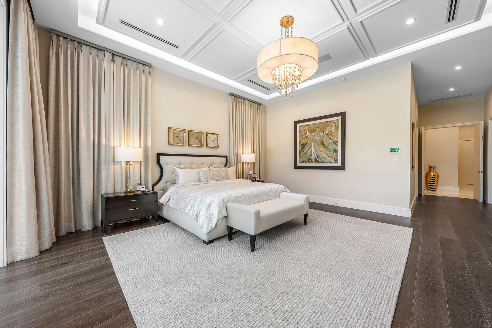 ROYAL PALM YACHT & COUNTRY CLUB - Residential