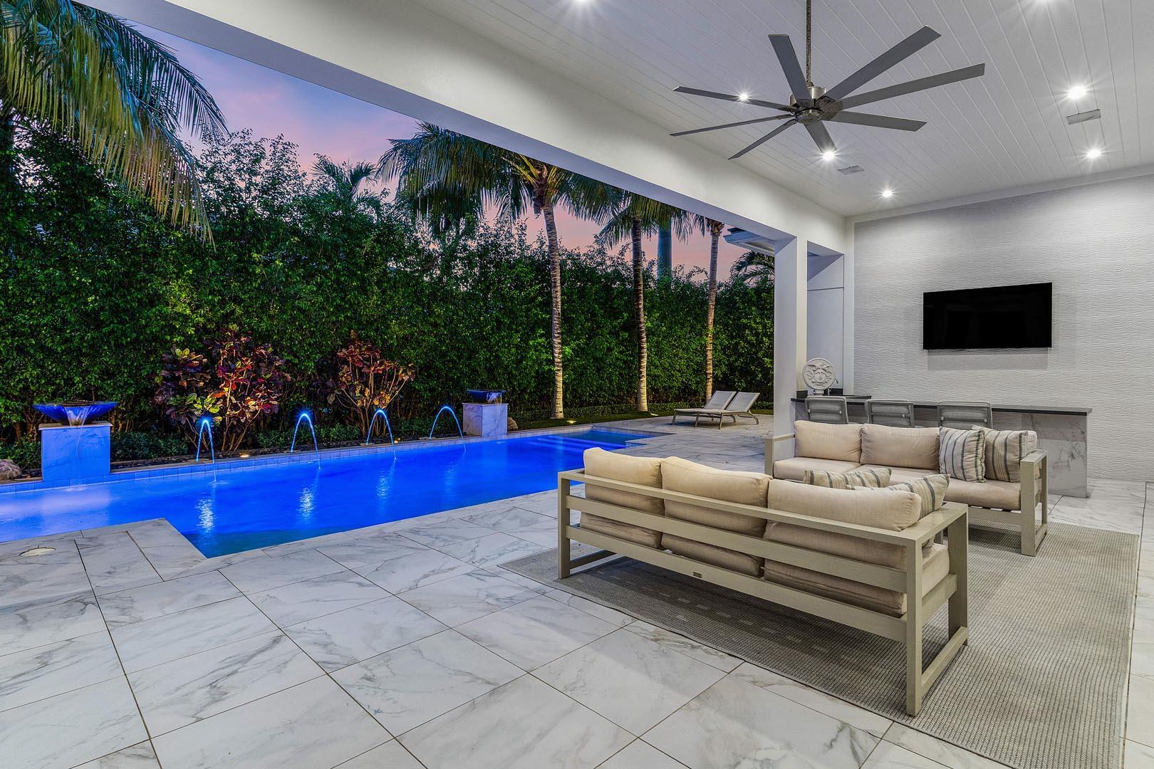ROYAL PALM YACHT & COUNTRY CLUB - Residential