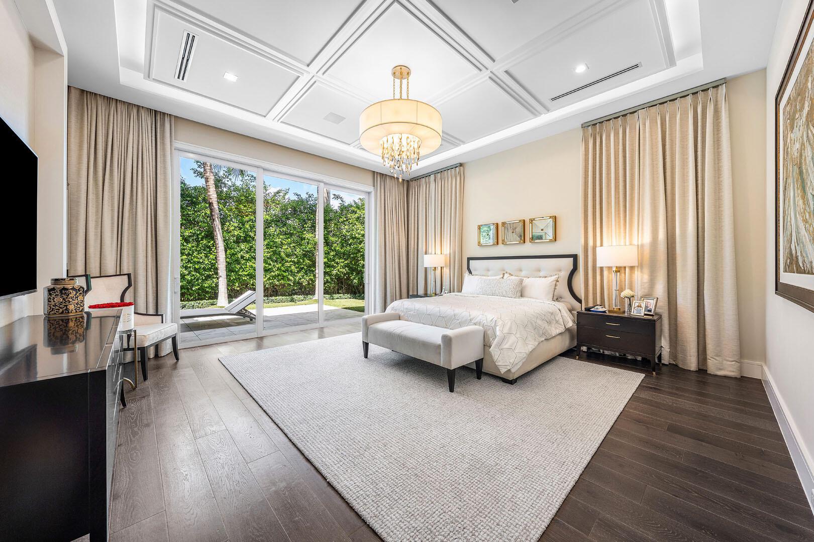 ROYAL PALM YACHT & COUNTRY CLUB - Residential