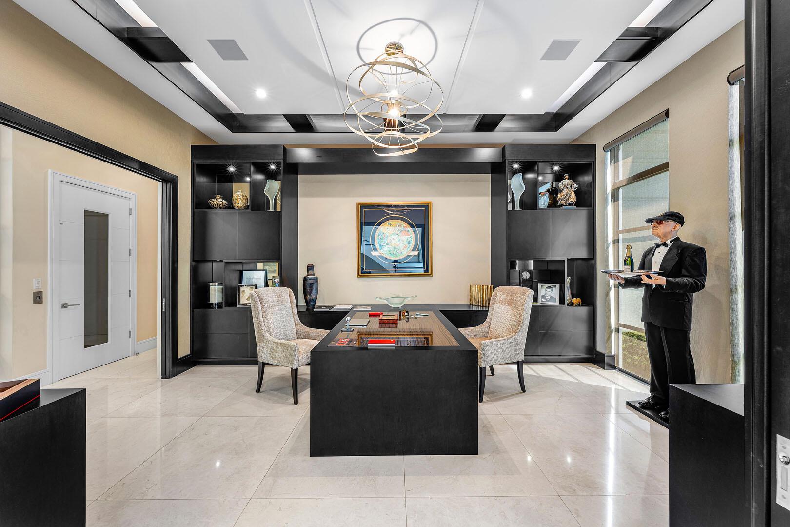 ROYAL PALM YACHT & COUNTRY CLUB - Residential