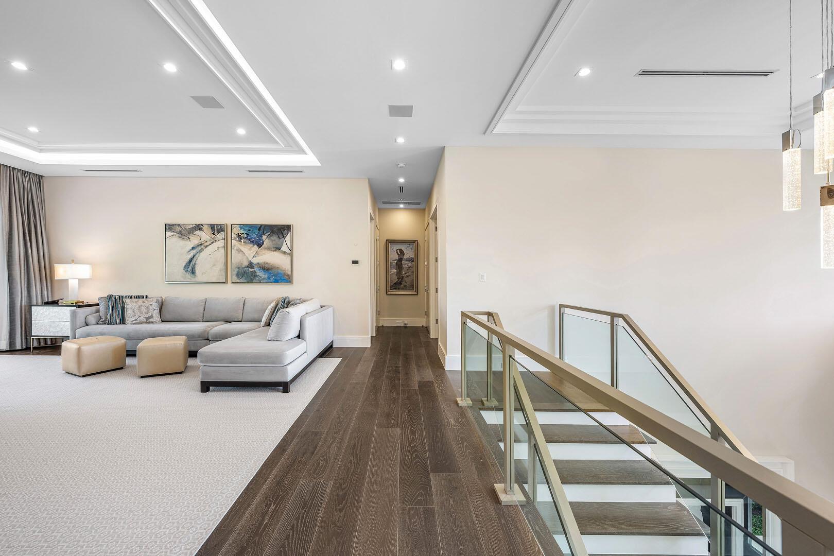 ROYAL PALM YACHT & COUNTRY CLUB - Residential