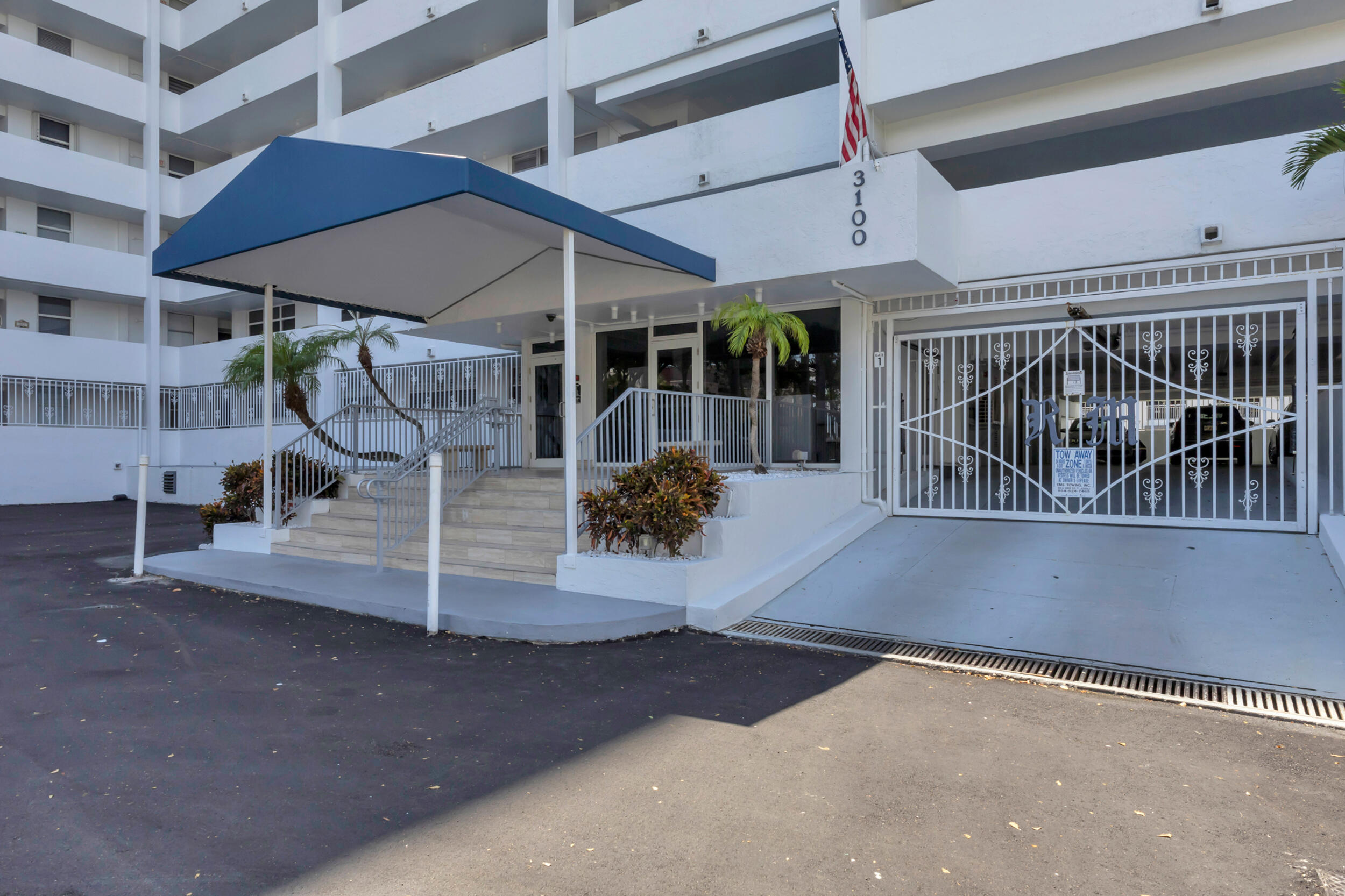 ROYAL MARINER CONDO - Residential