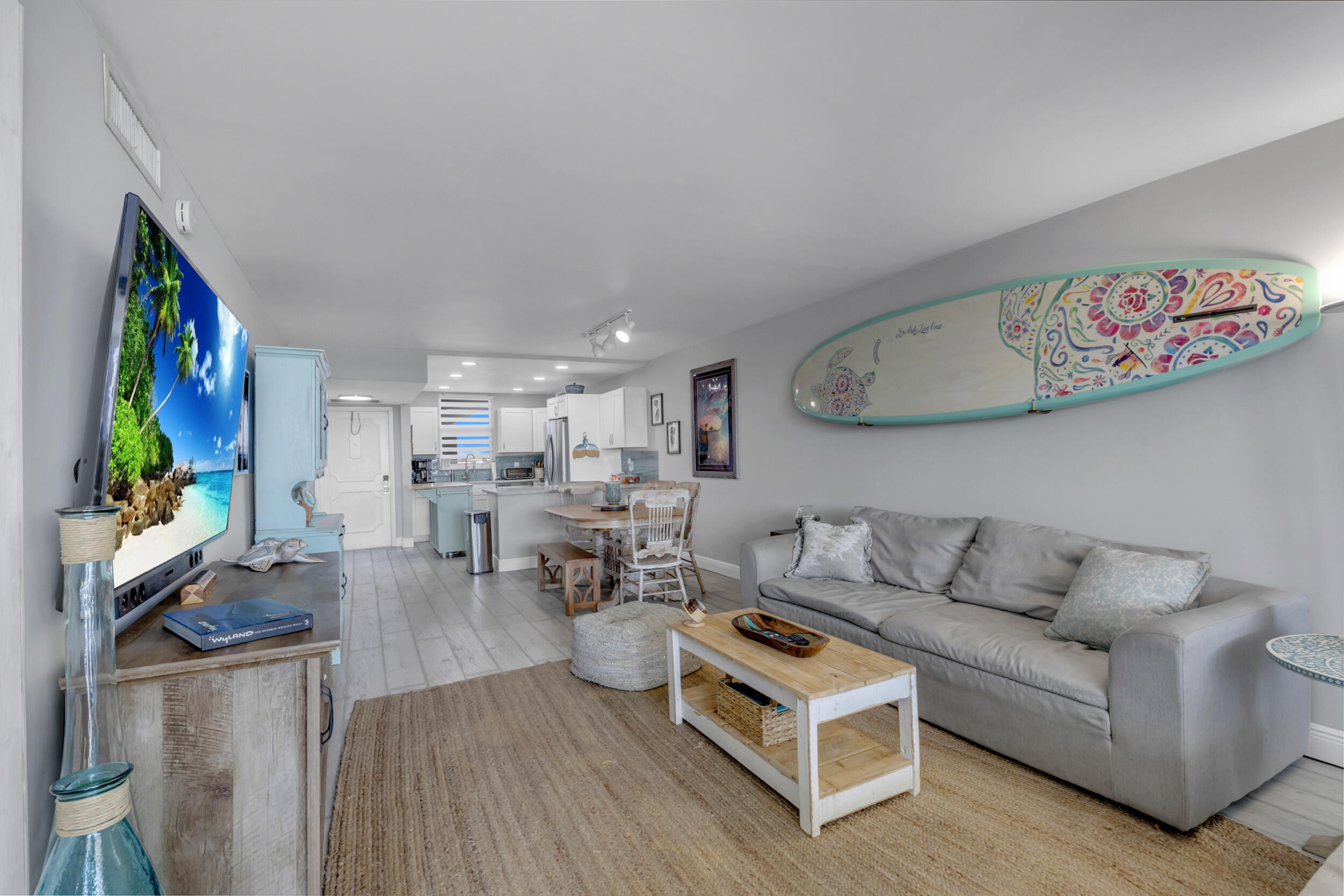 ROYAL MARINER CONDO - Residential