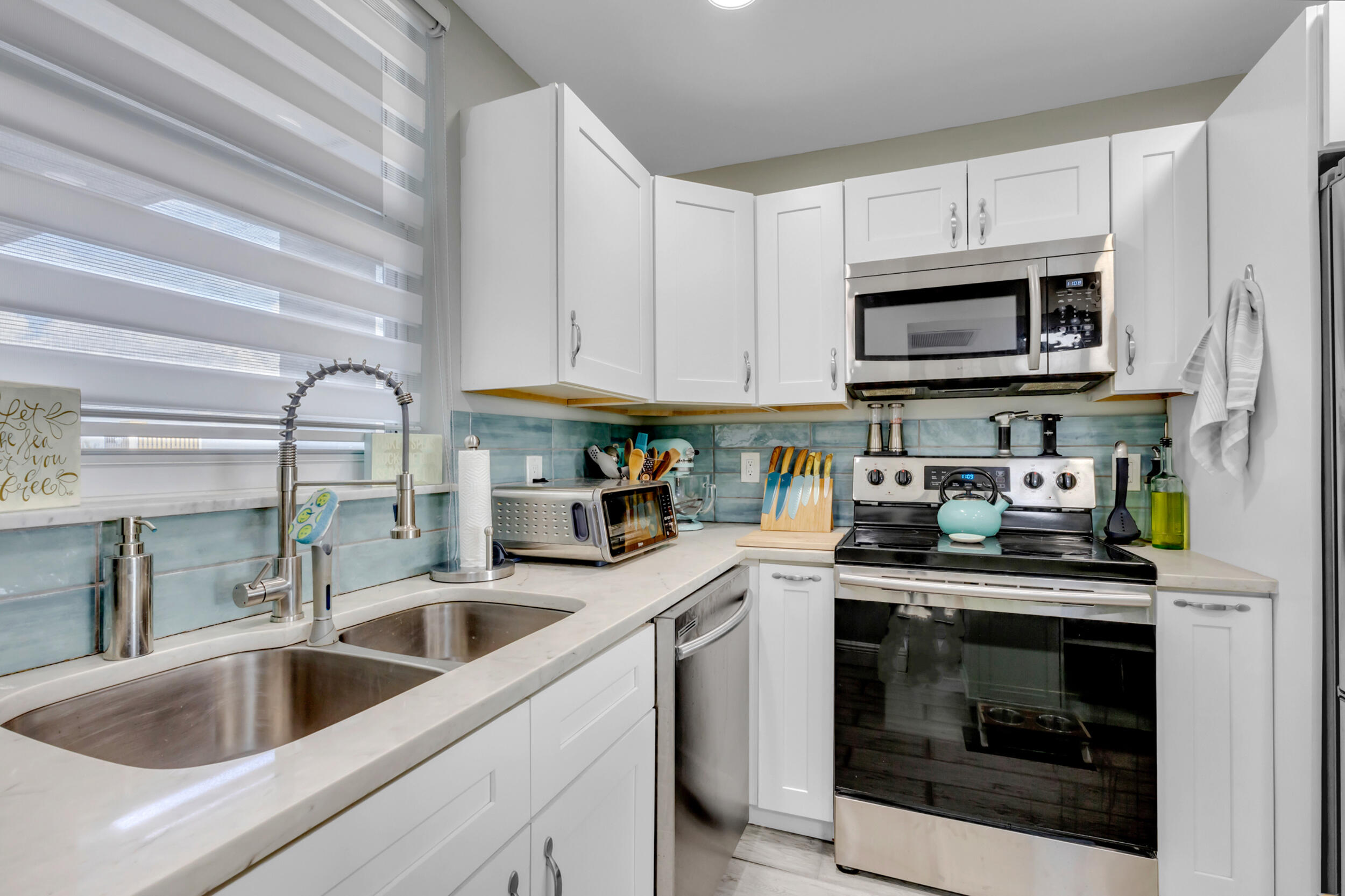 ROYAL MARINER CONDO - Residential
