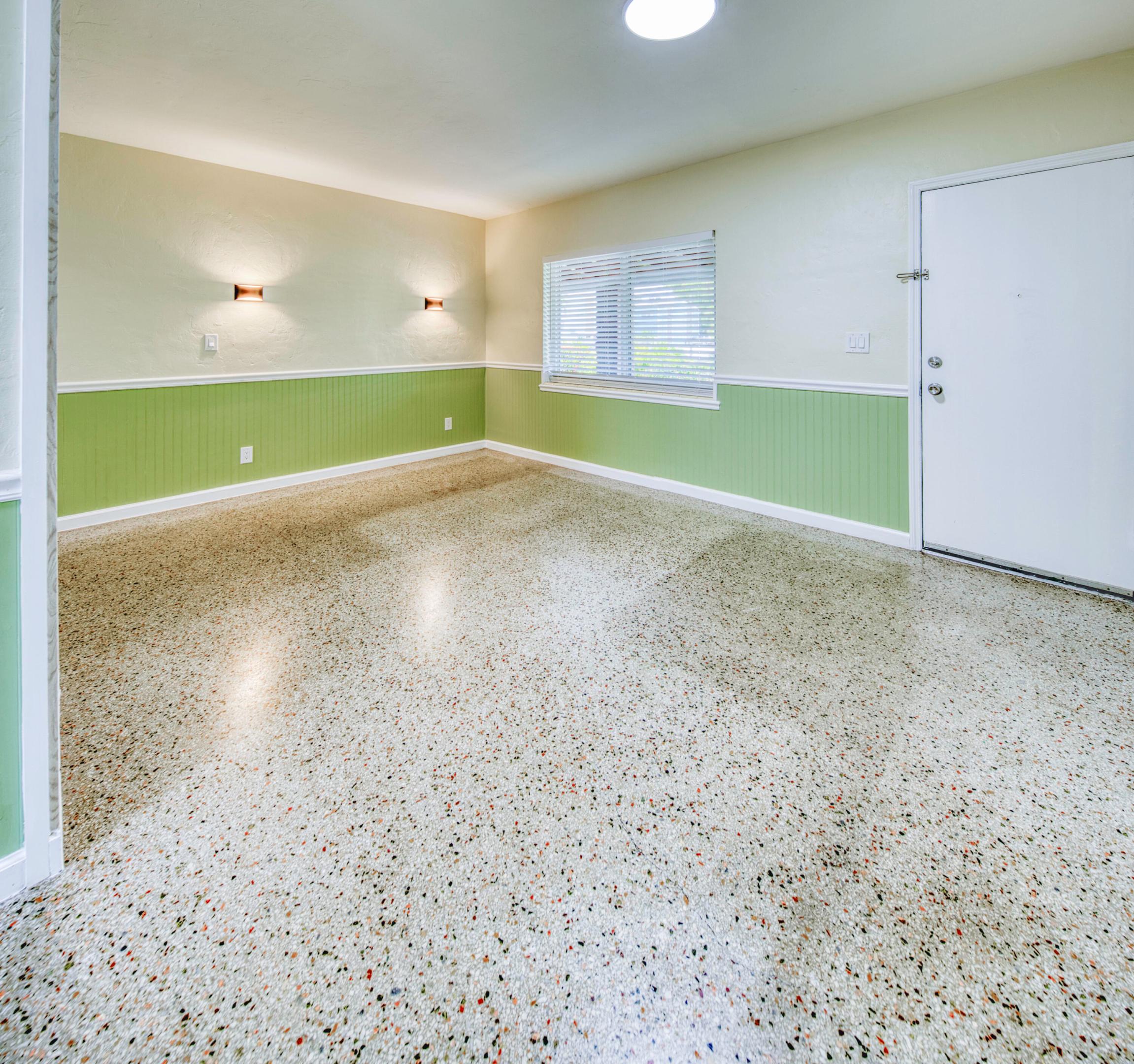 LAKE WORTH TOWN OF - Residential Lease
