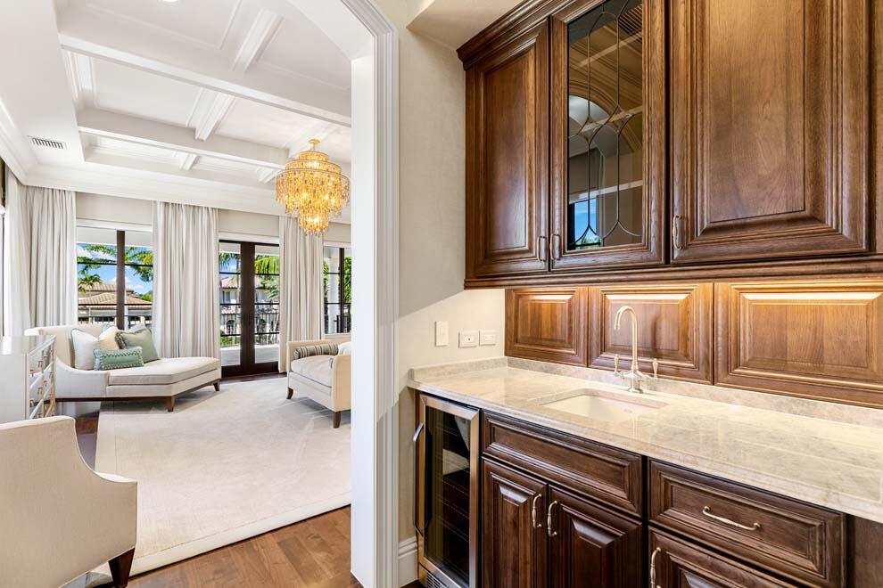 ROYAL PALM YACHT & COUNTRY CLUB - Residential
