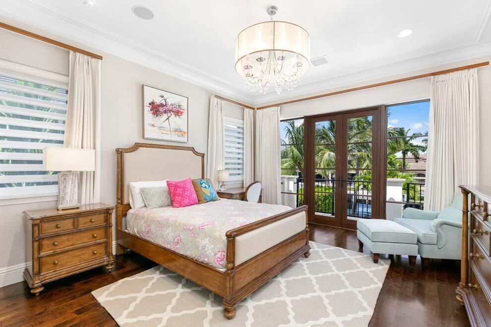 ROYAL PALM YACHT & COUNTRY CLUB - Residential