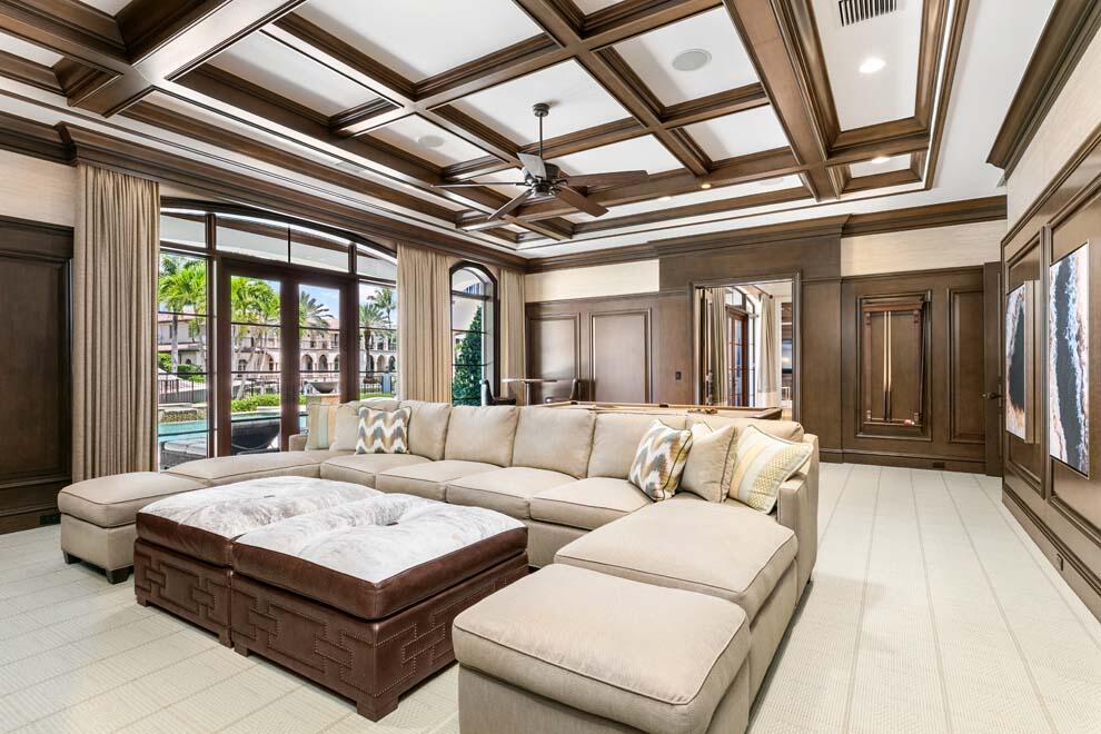 ROYAL PALM YACHT & COUNTRY CLUB - Residential