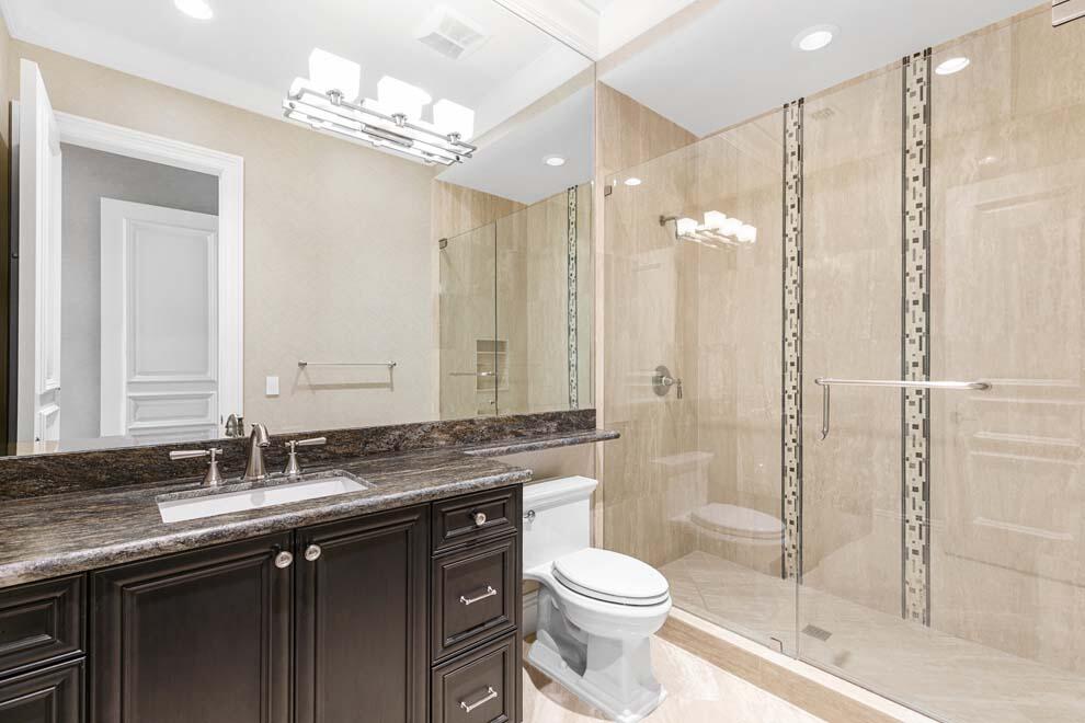 ROYAL PALM YACHT & COUNTRY CLUB - Residential