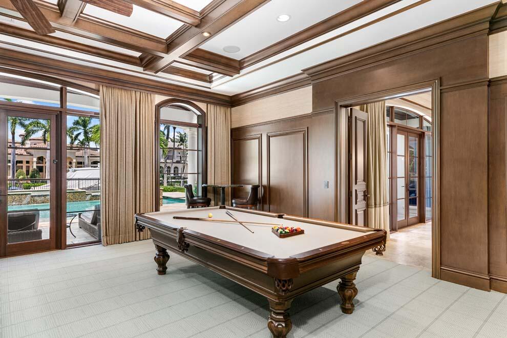ROYAL PALM YACHT & COUNTRY CLUB - Residential