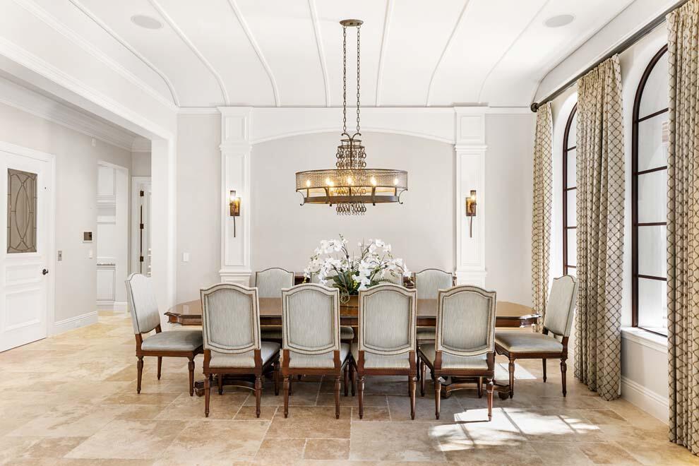 ROYAL PALM YACHT & COUNTRY CLUB - Residential