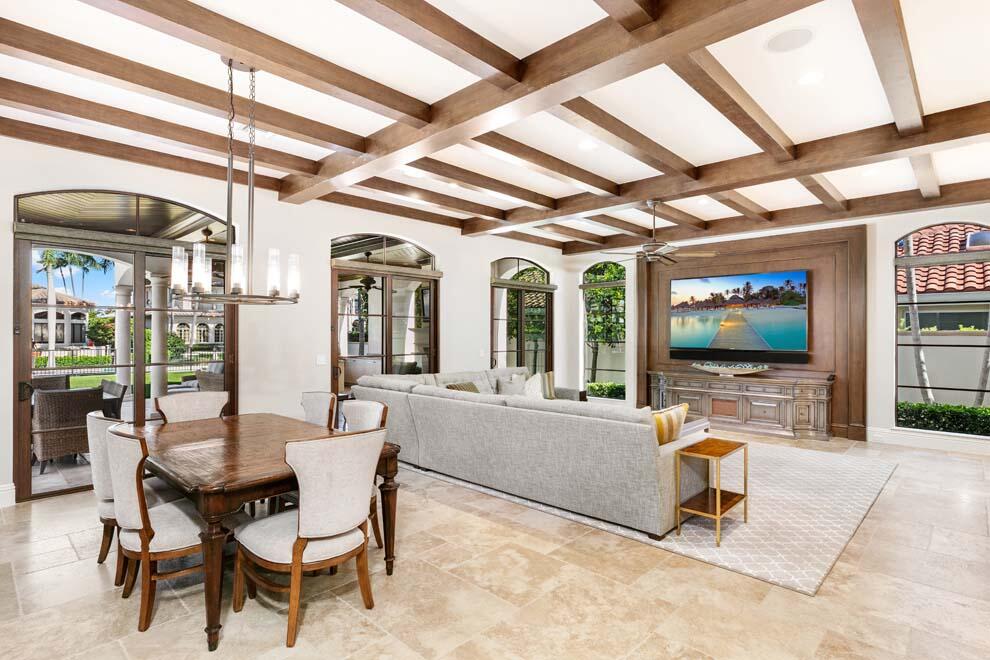 ROYAL PALM YACHT & COUNTRY CLUB - Residential