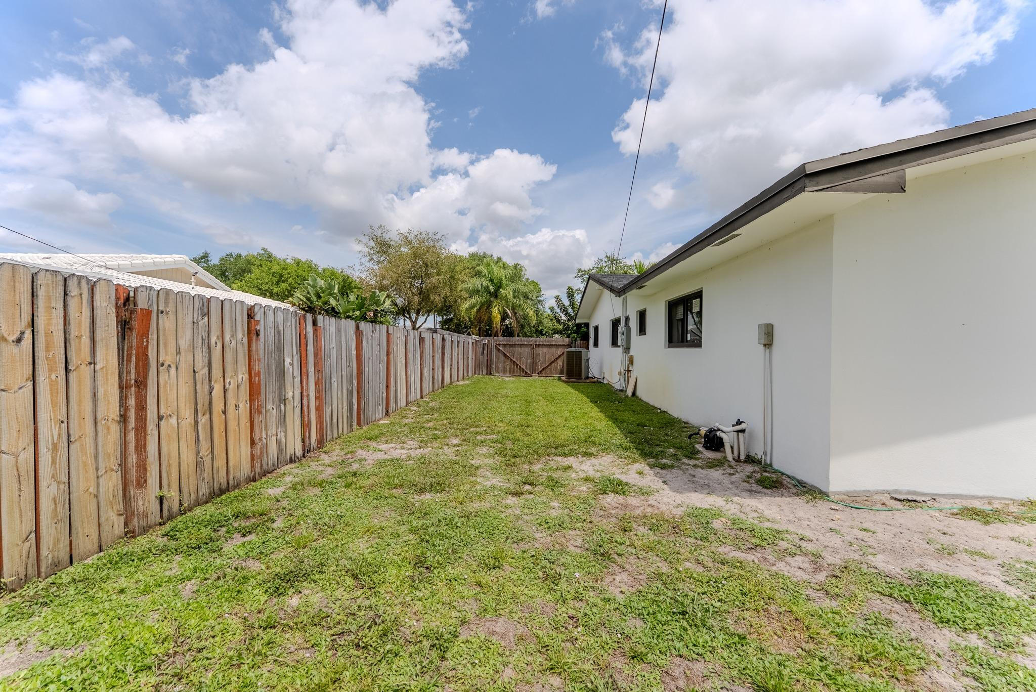 PLANTATIONS SECLUDED GARD - Residential