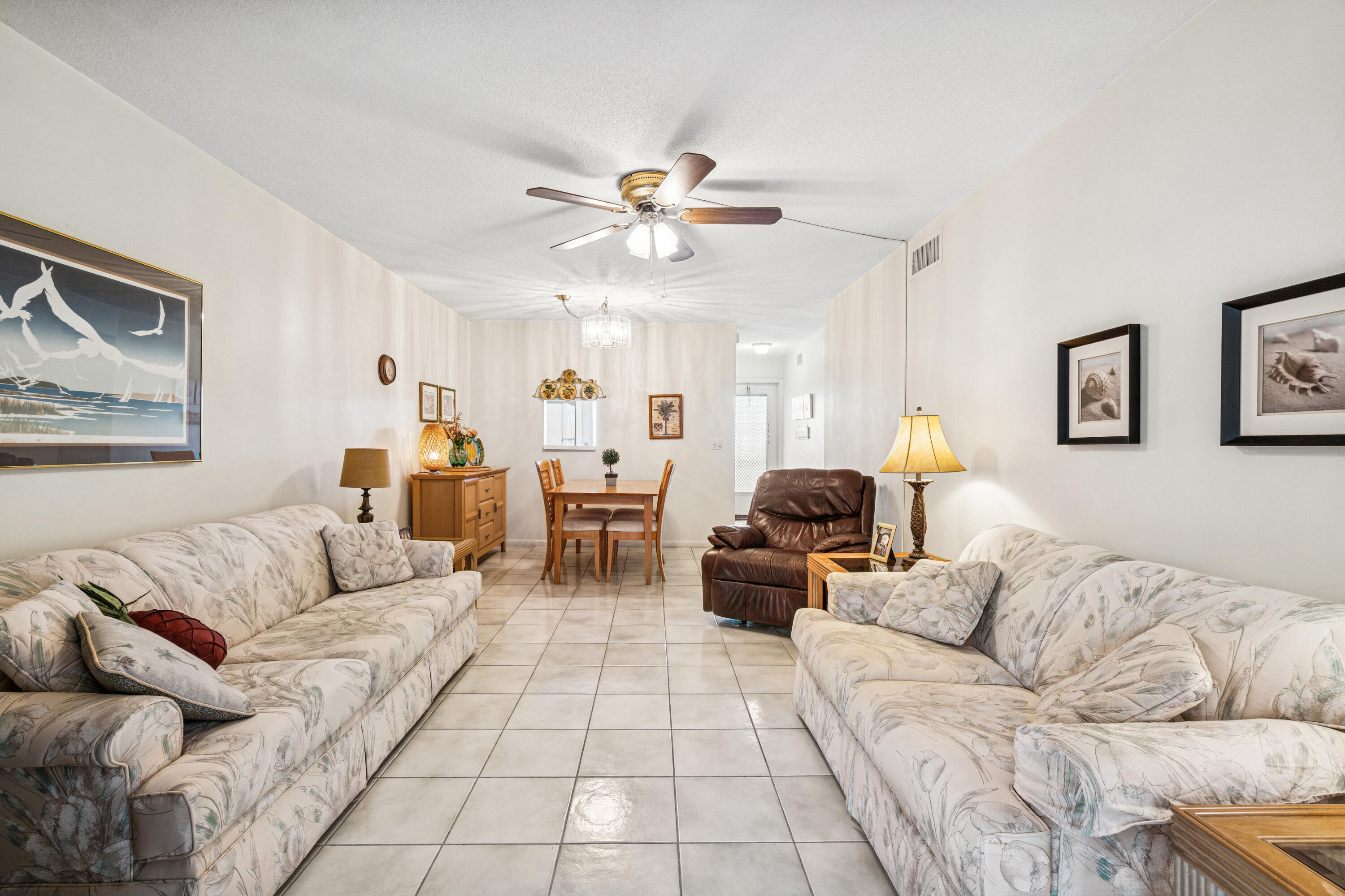 VILLAGE ROYALE CONDO 5 - Residential