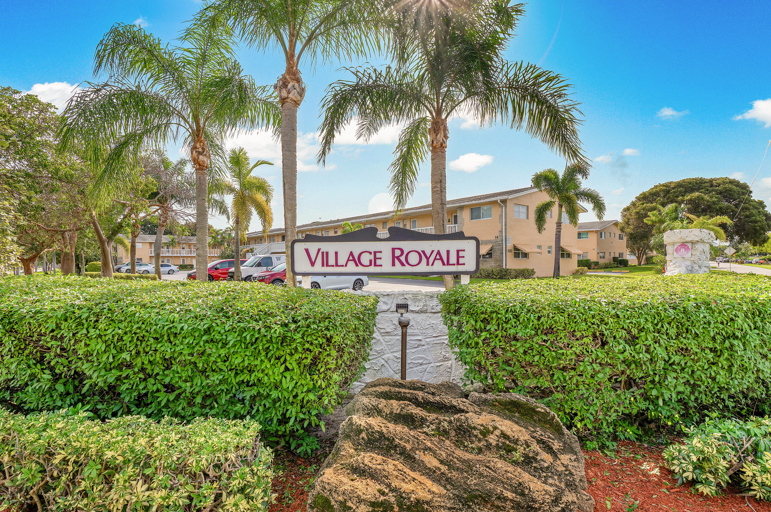 VILLAGE ROYALE CONDO 5 - Residential