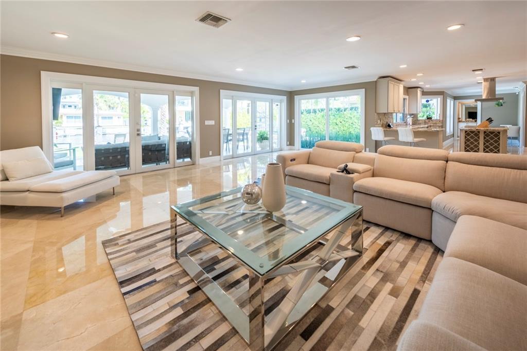SEVEN ISLES LAS OLAS - Residential