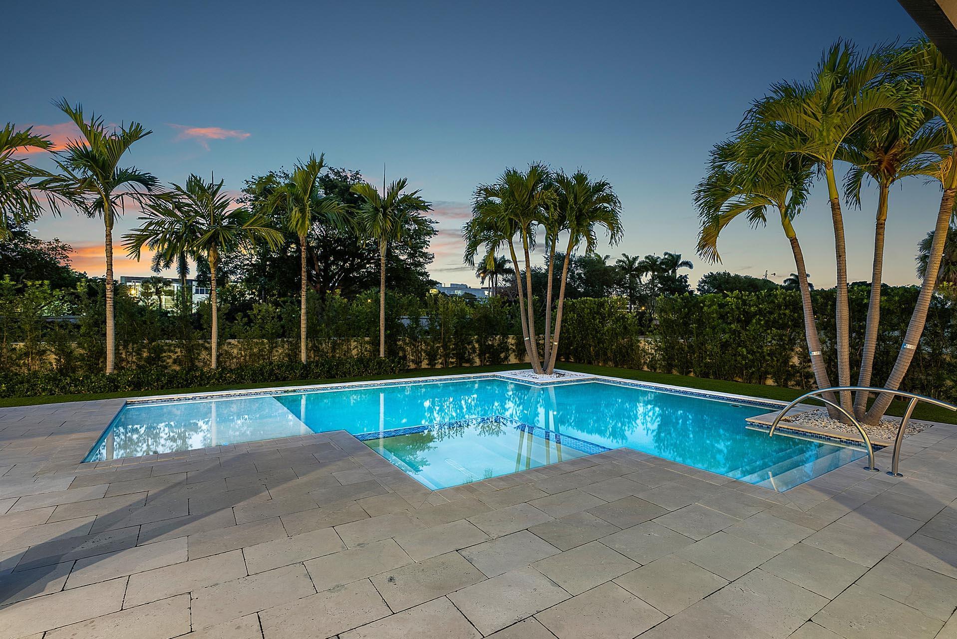 ROYAL PALM YACHT & COUNTRY CLUB - Residential