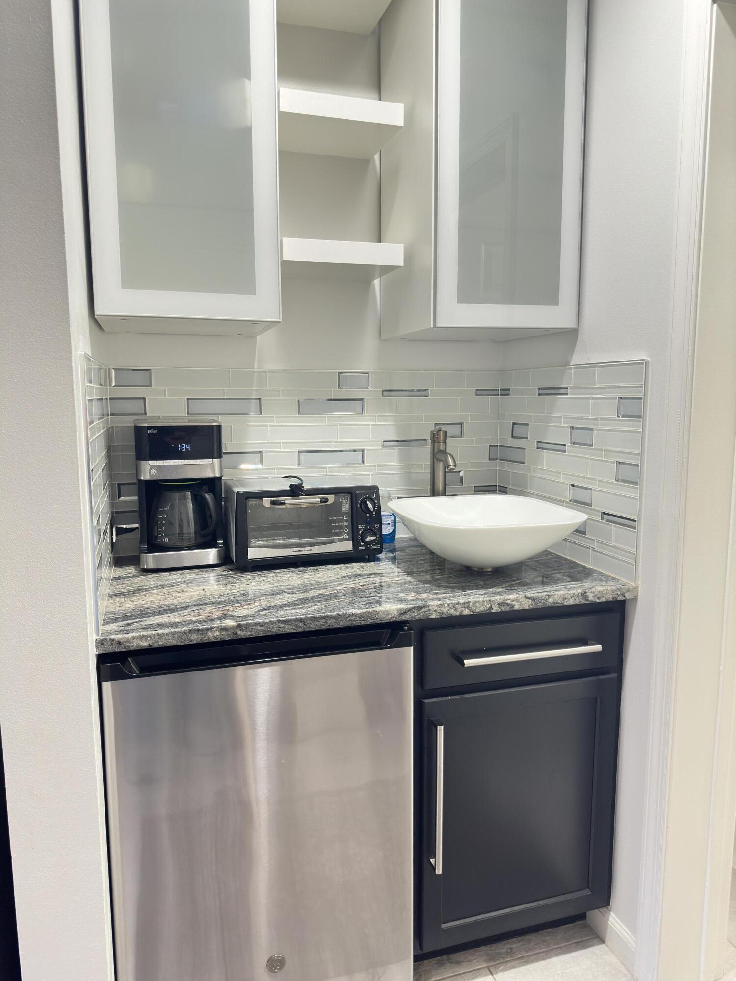 CASTLE PINES CONDOMINIUM - Residential Lease
