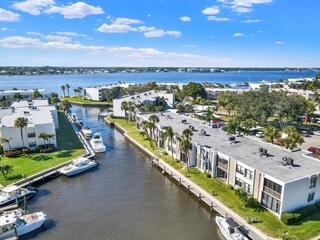 CIRCLE BAY YACHT CLUB CONDO - Residential