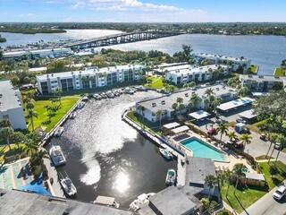 CIRCLE BAY YACHT CLUB CONDO - Residential