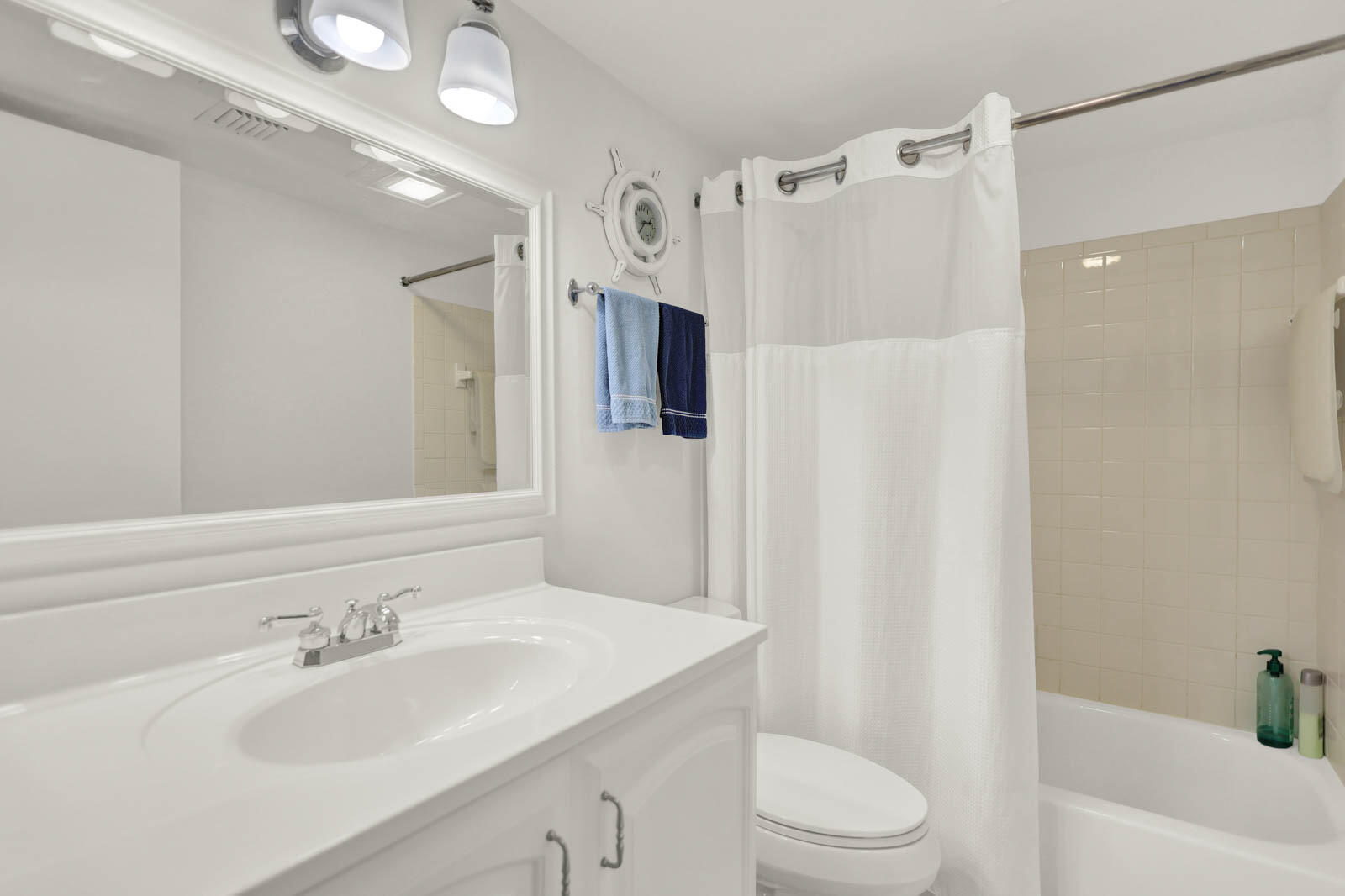 CIRCLE BAY YACHT CLUB CONDO - Residential