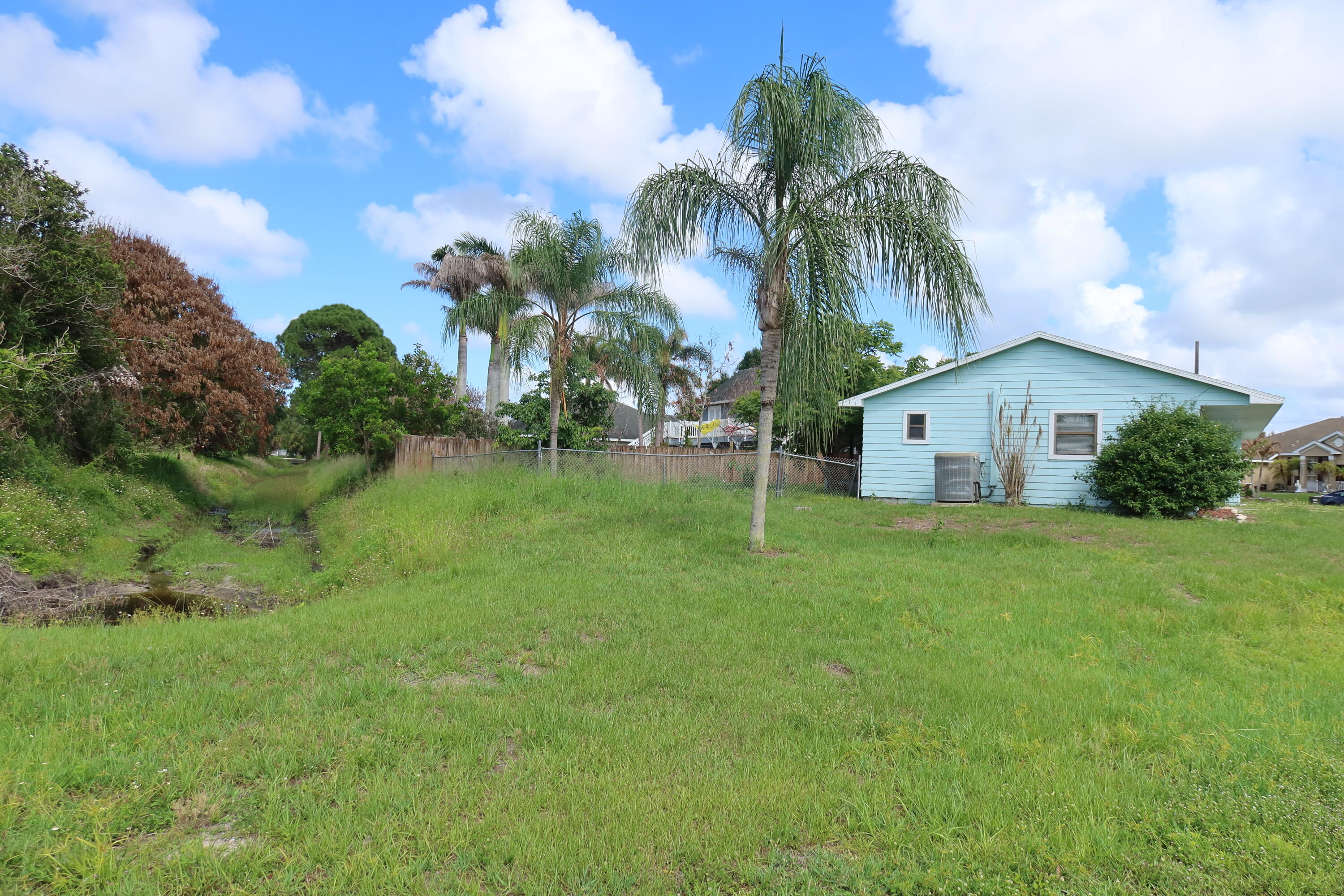 PORT ST LUCIE SECTION 10 - Residential Lease