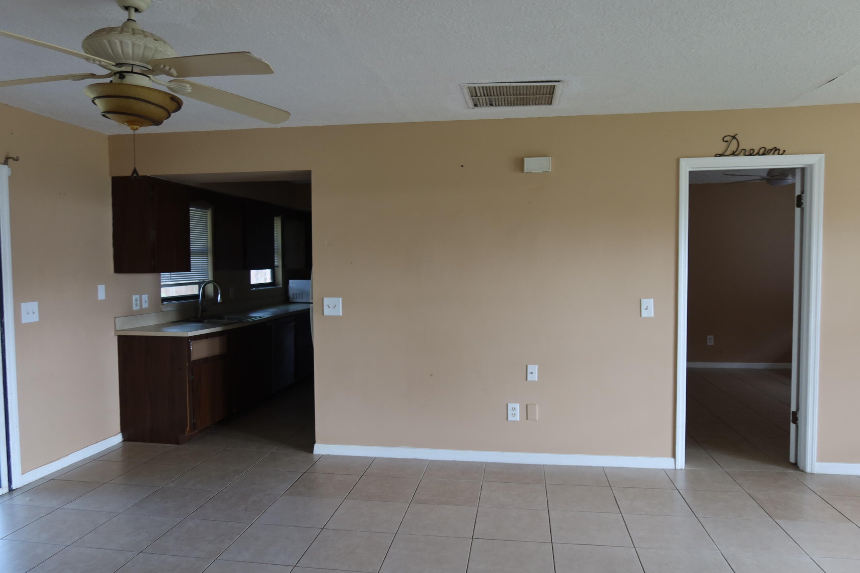 PORT ST LUCIE SECTION 10 - Residential Lease