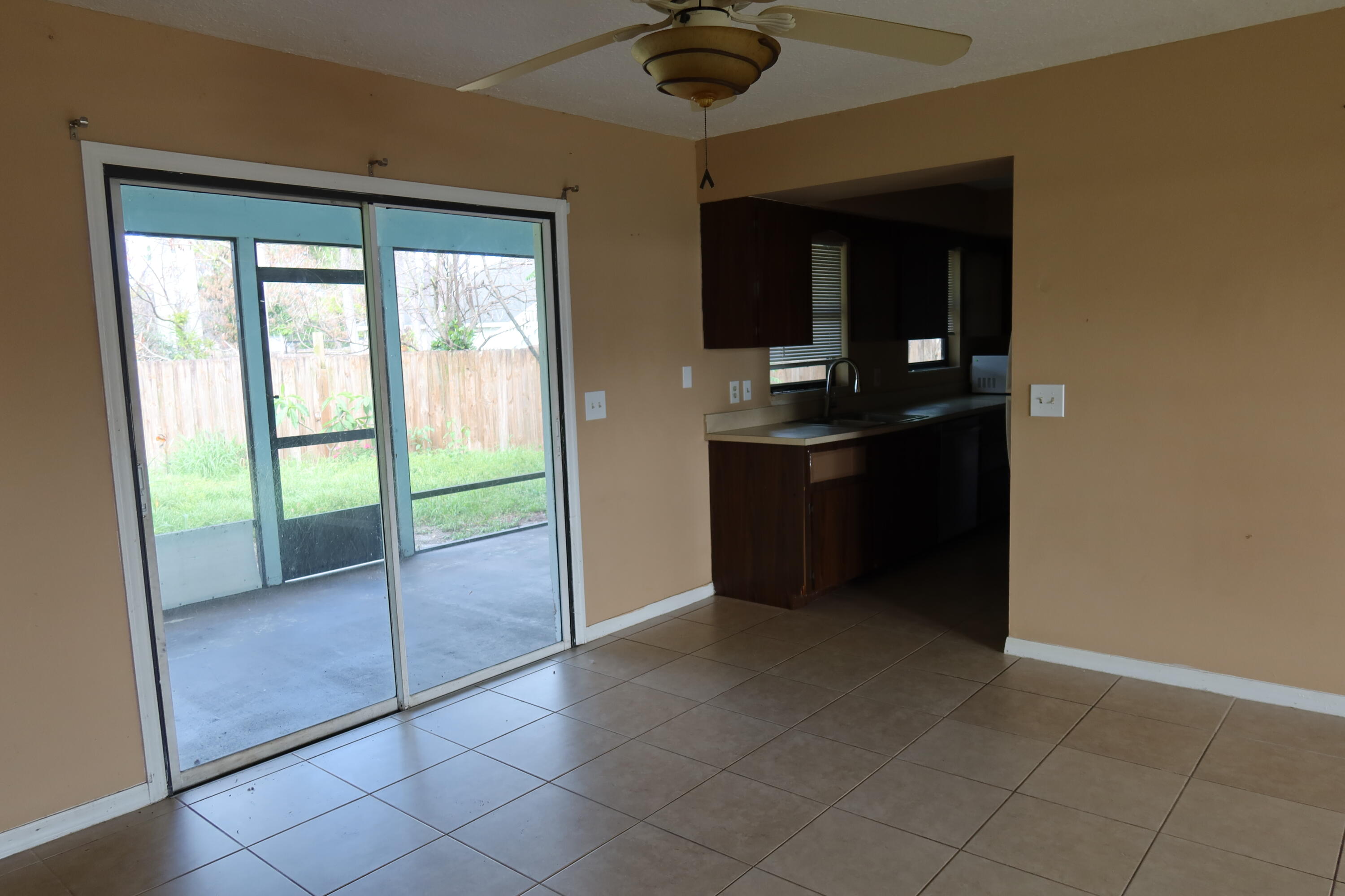 PORT ST LUCIE SECTION 10 - Residential Lease
