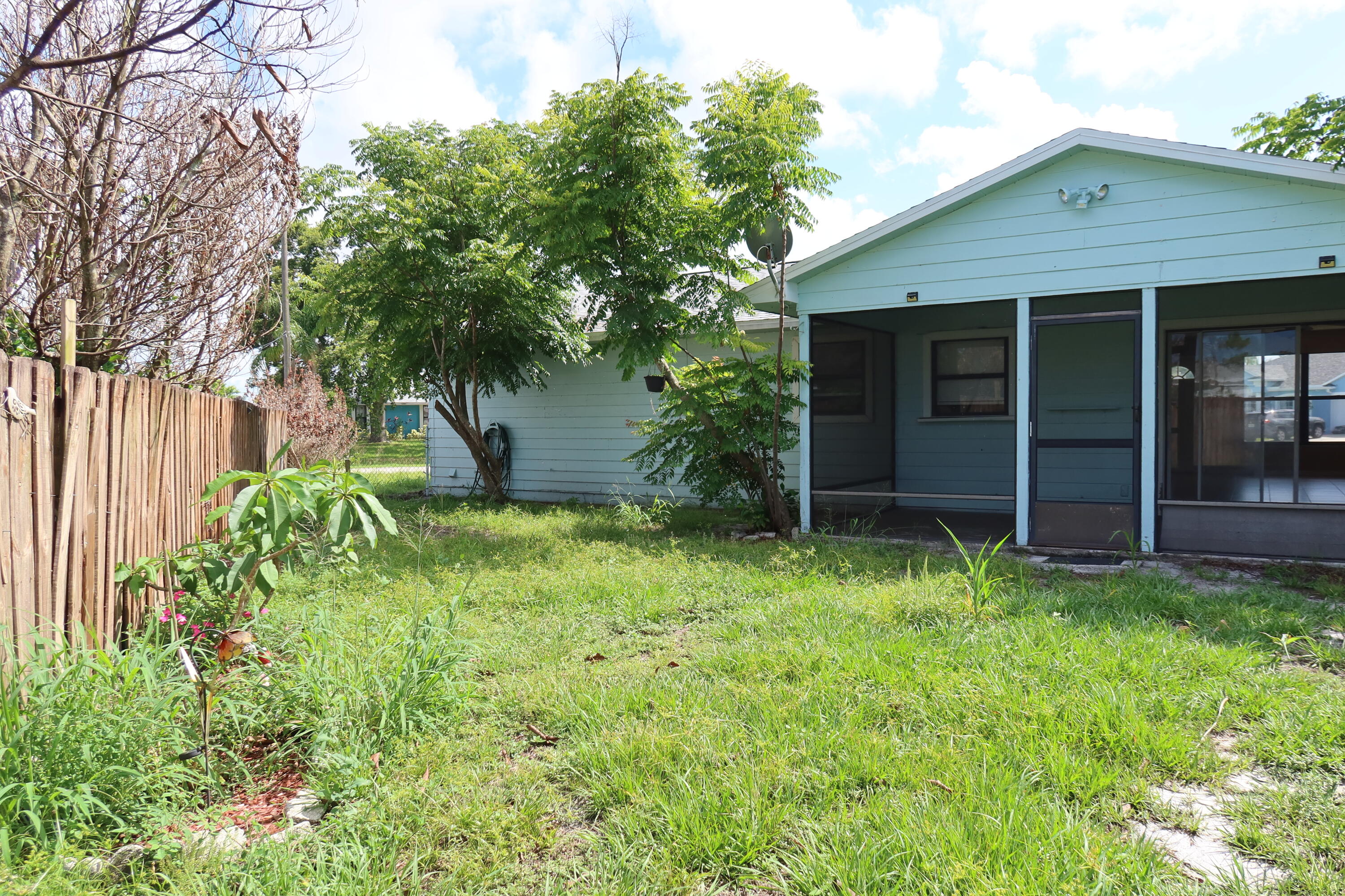 PORT ST LUCIE SECTION 10 - Residential Lease