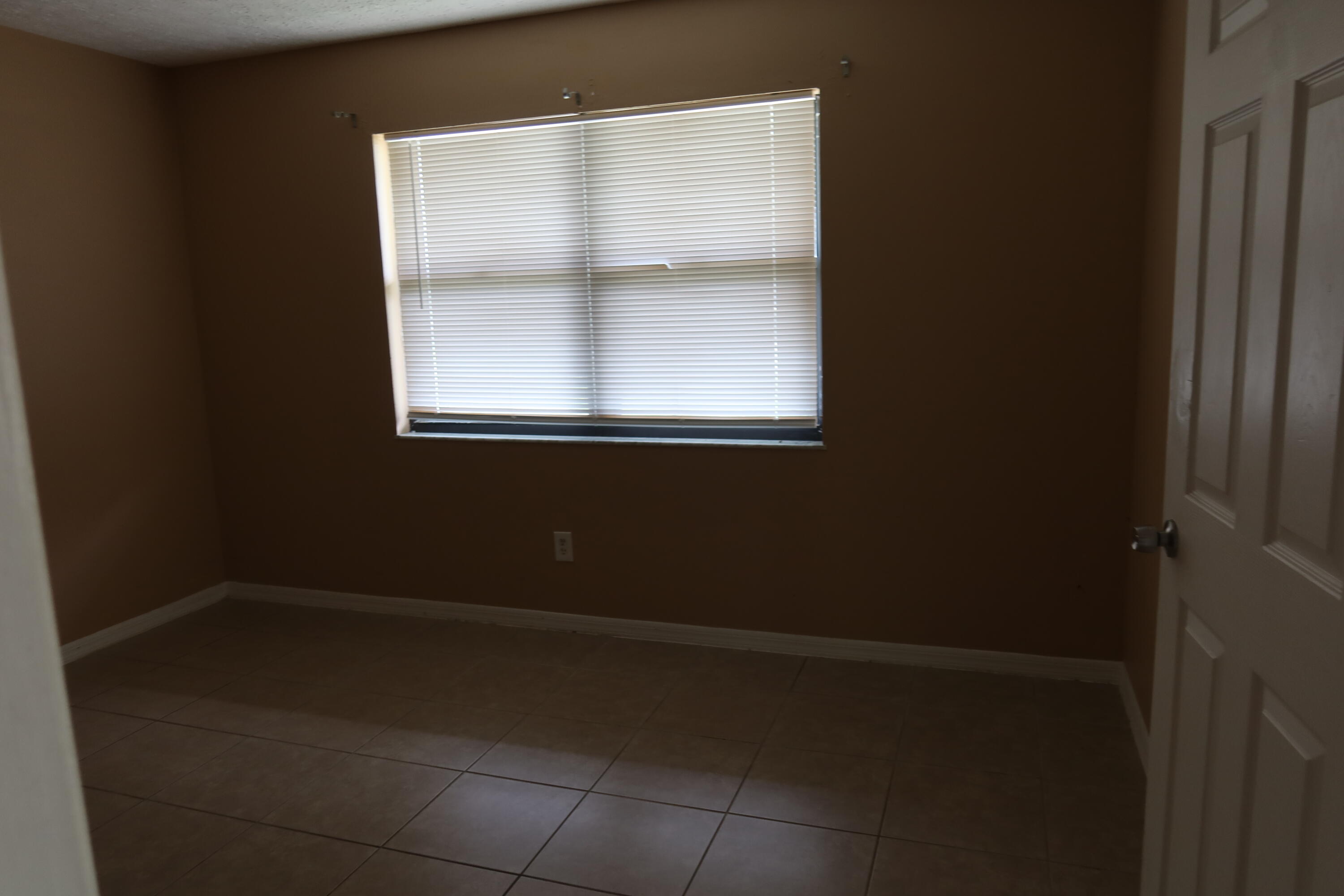 PORT ST LUCIE SECTION 10 - Residential Lease
