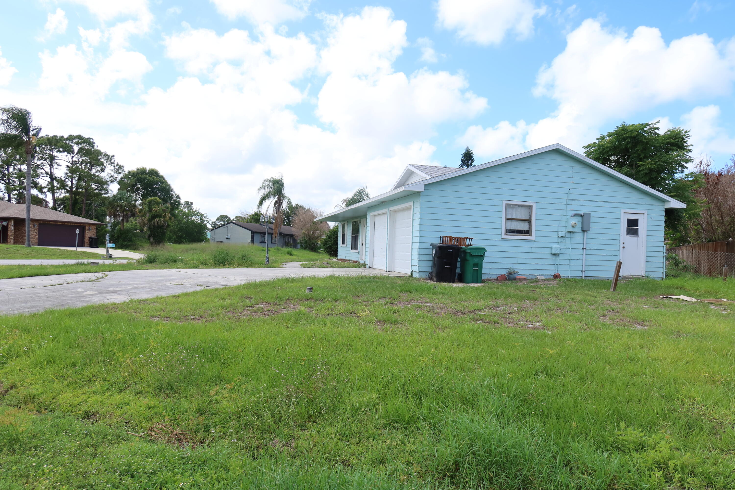 PORT ST LUCIE SECTION 10 - Residential Lease