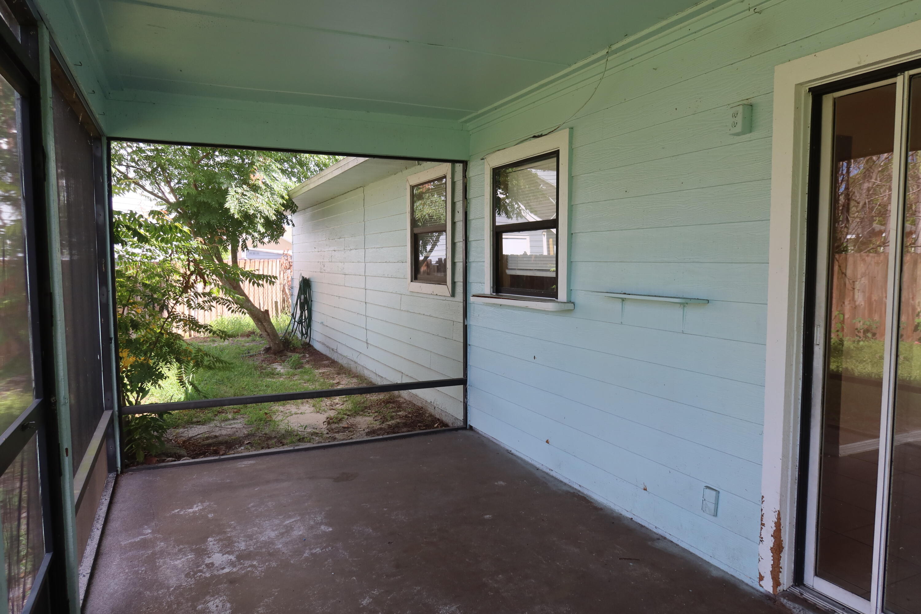 PORT ST LUCIE SECTION 10 - Residential Lease
