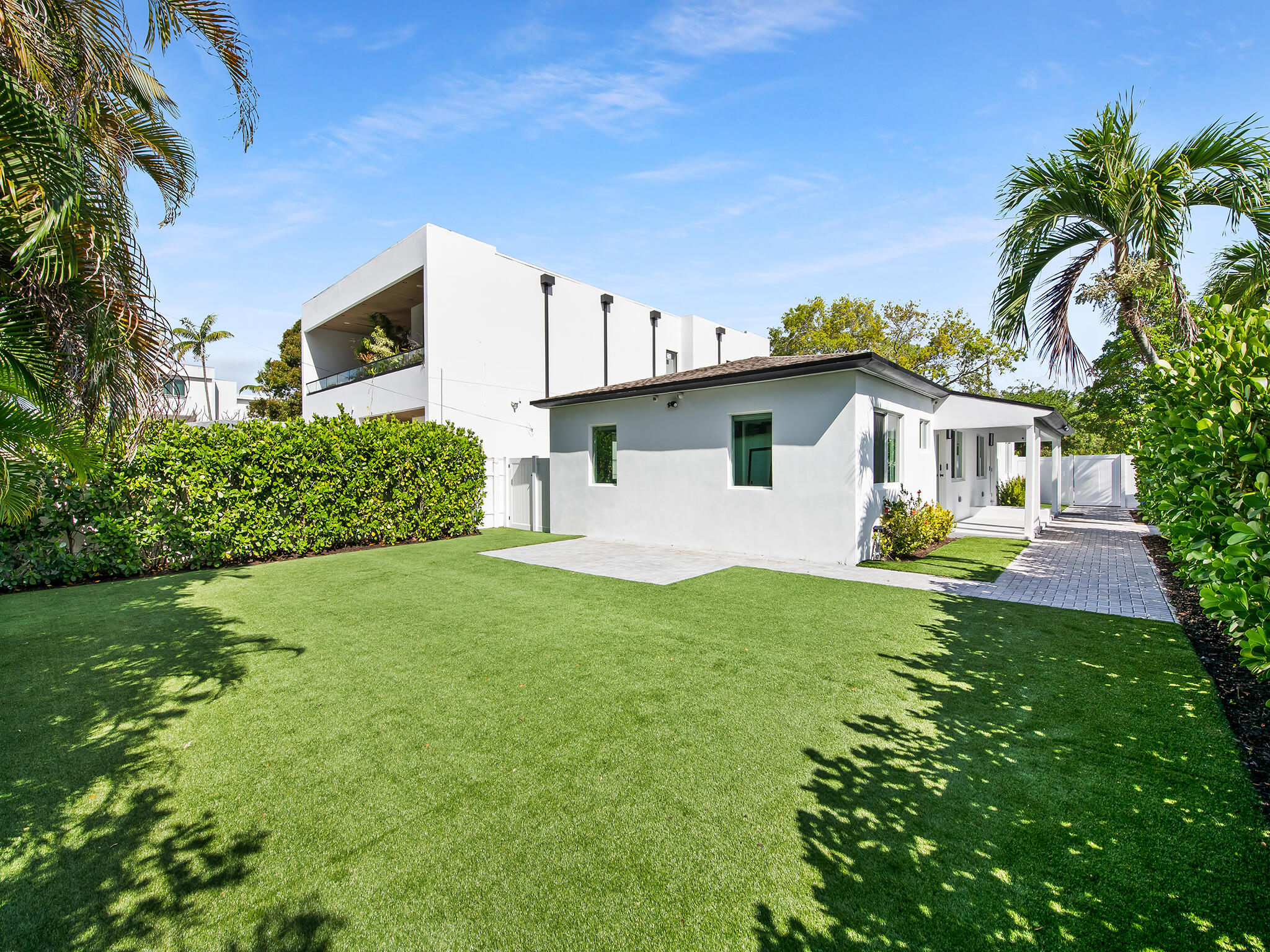 LAS OLAS PARK CORR PLAT - Residential Income